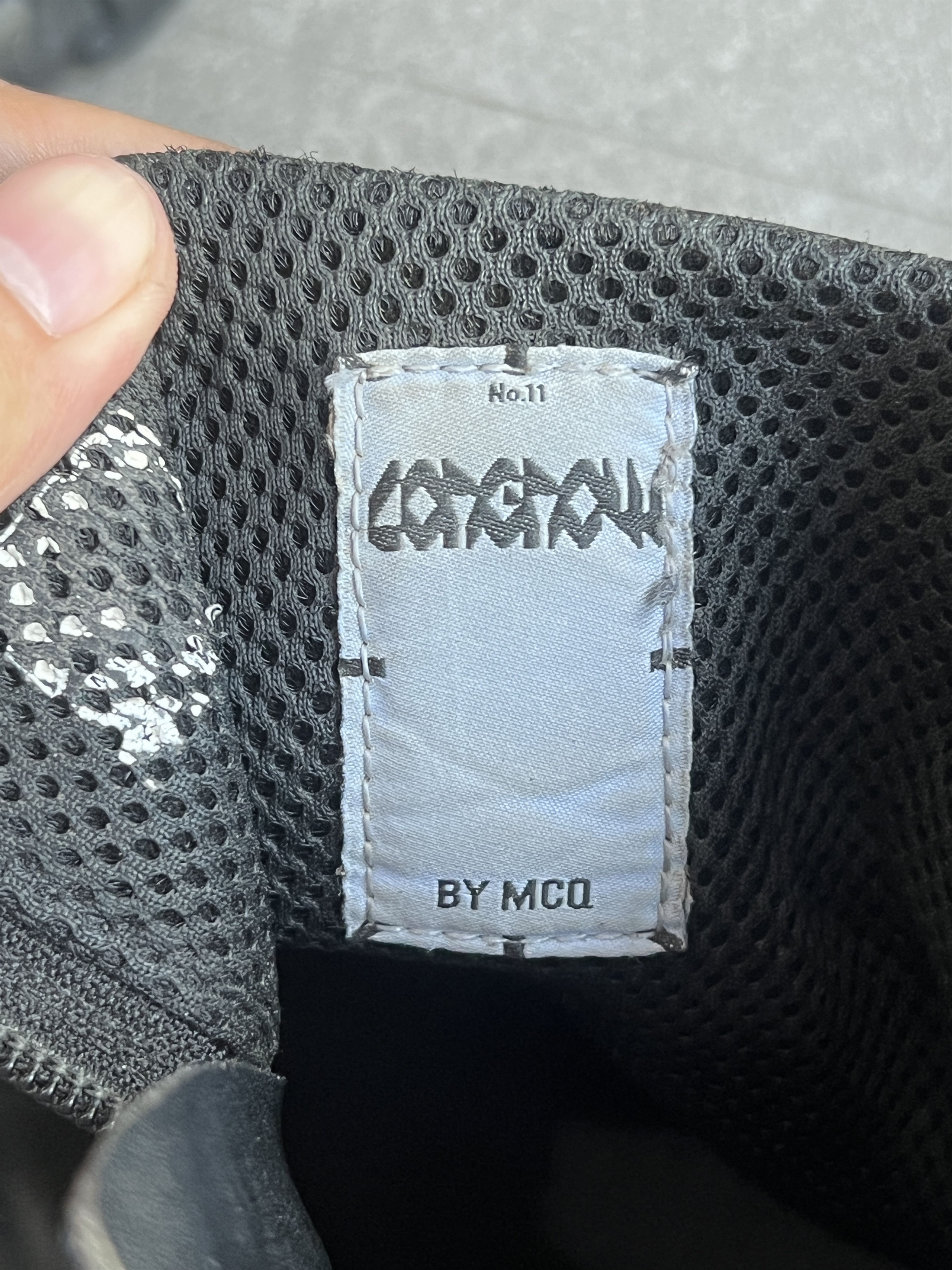 McQ Alexander McQueen McQ Alexander McQueen Chunky Vibram Crimp Chelsea Boots Size US 11 / EU 44 - 8 Thumbnail