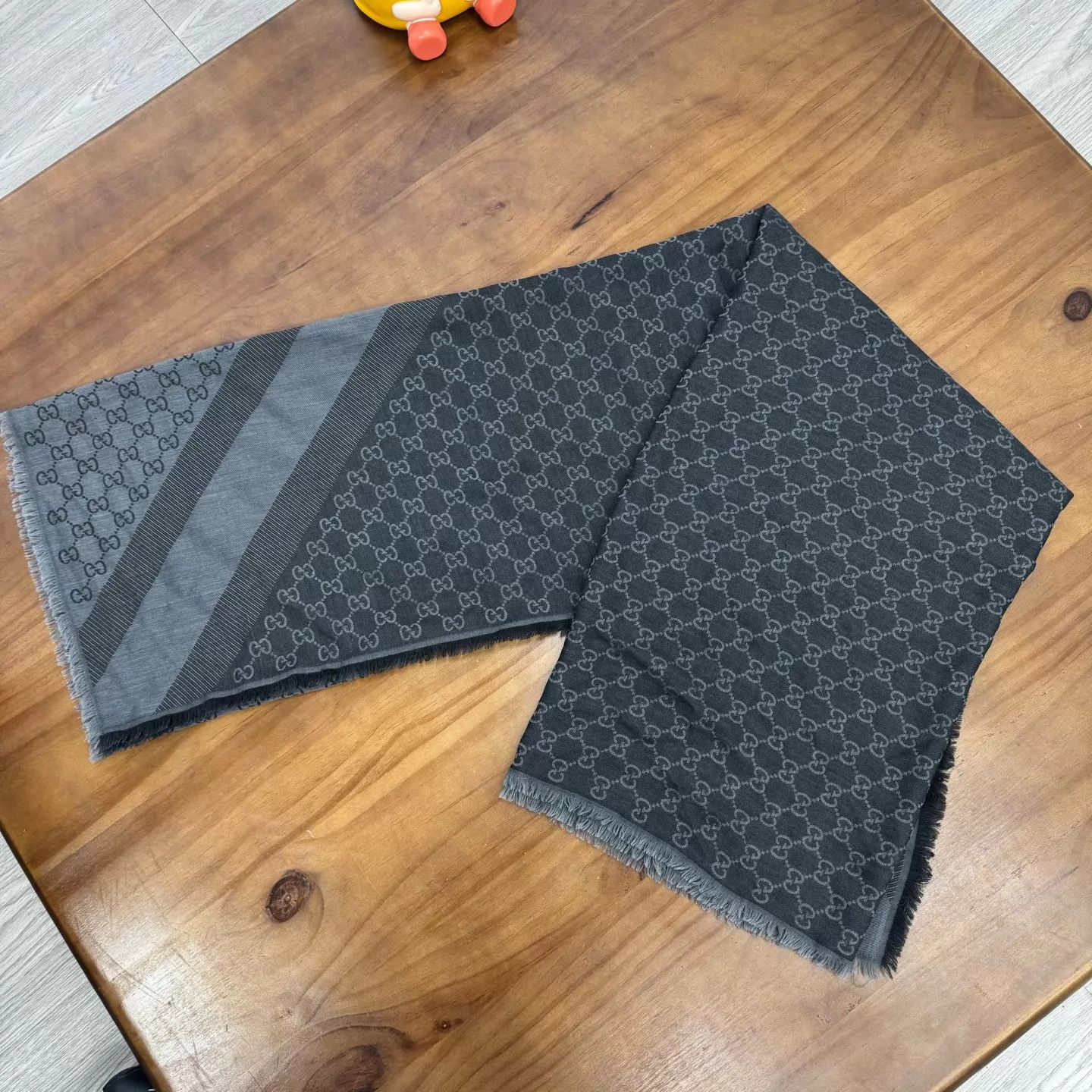 Gucci Gucci Black & Gray 140x140 Scarf Size ONE SIZE - 3 Thumbnail