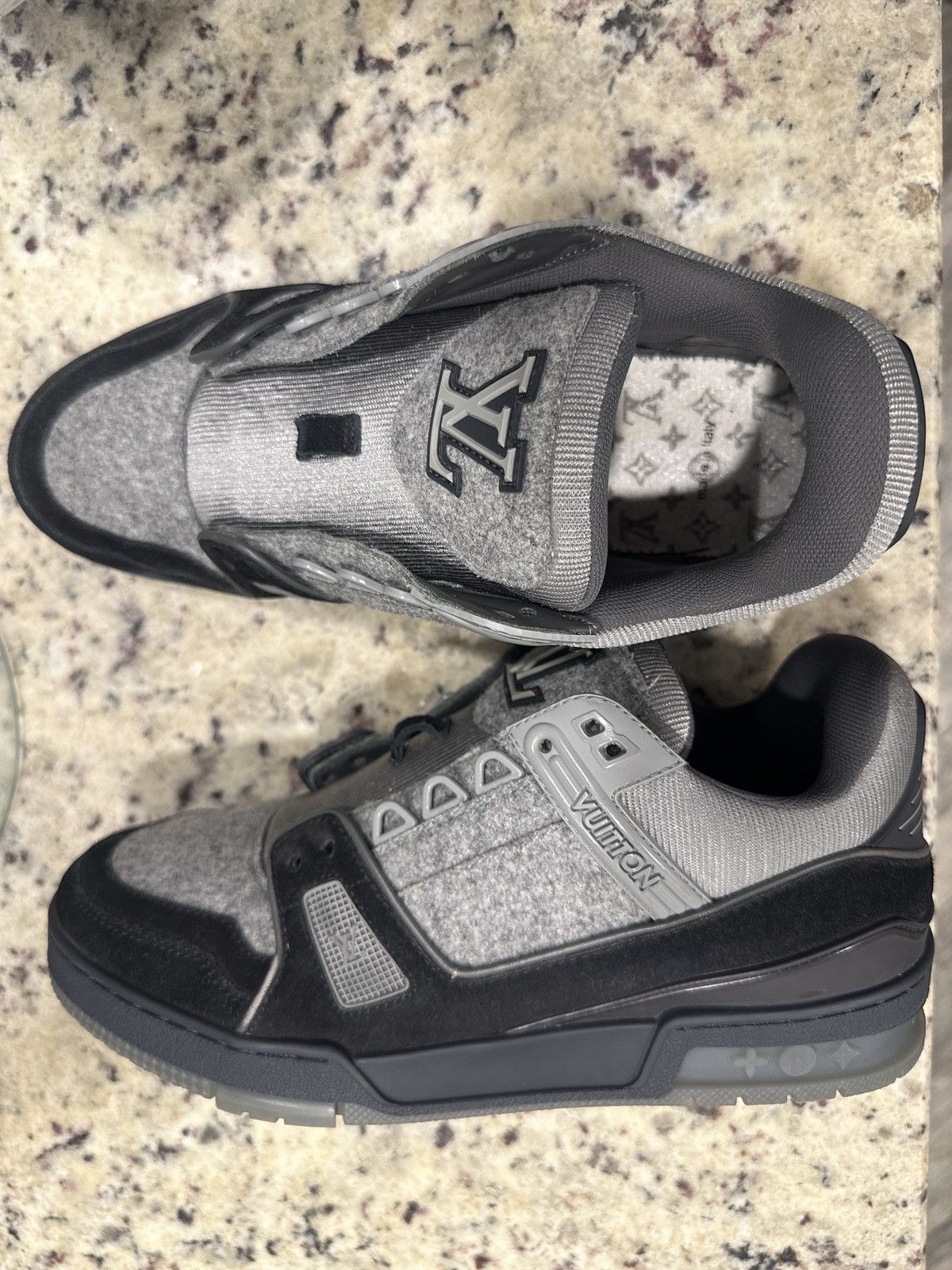 Louis Vuitton LOUIS VUITTON GREY WOOL BLACK LOW TOP TRAINERS SNEAKERS Size US 6.5 / EU 39-40 - 2 Thumbnail