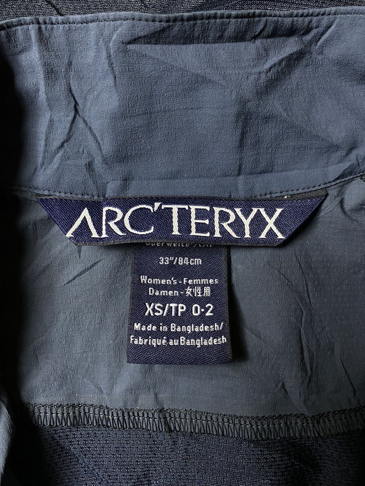 Arc'teryx Rare Vintage Arc’teryx Shell Nylon Vest Reflective Strips Size S / US 4 / IT 40 - 7 Thumbnail