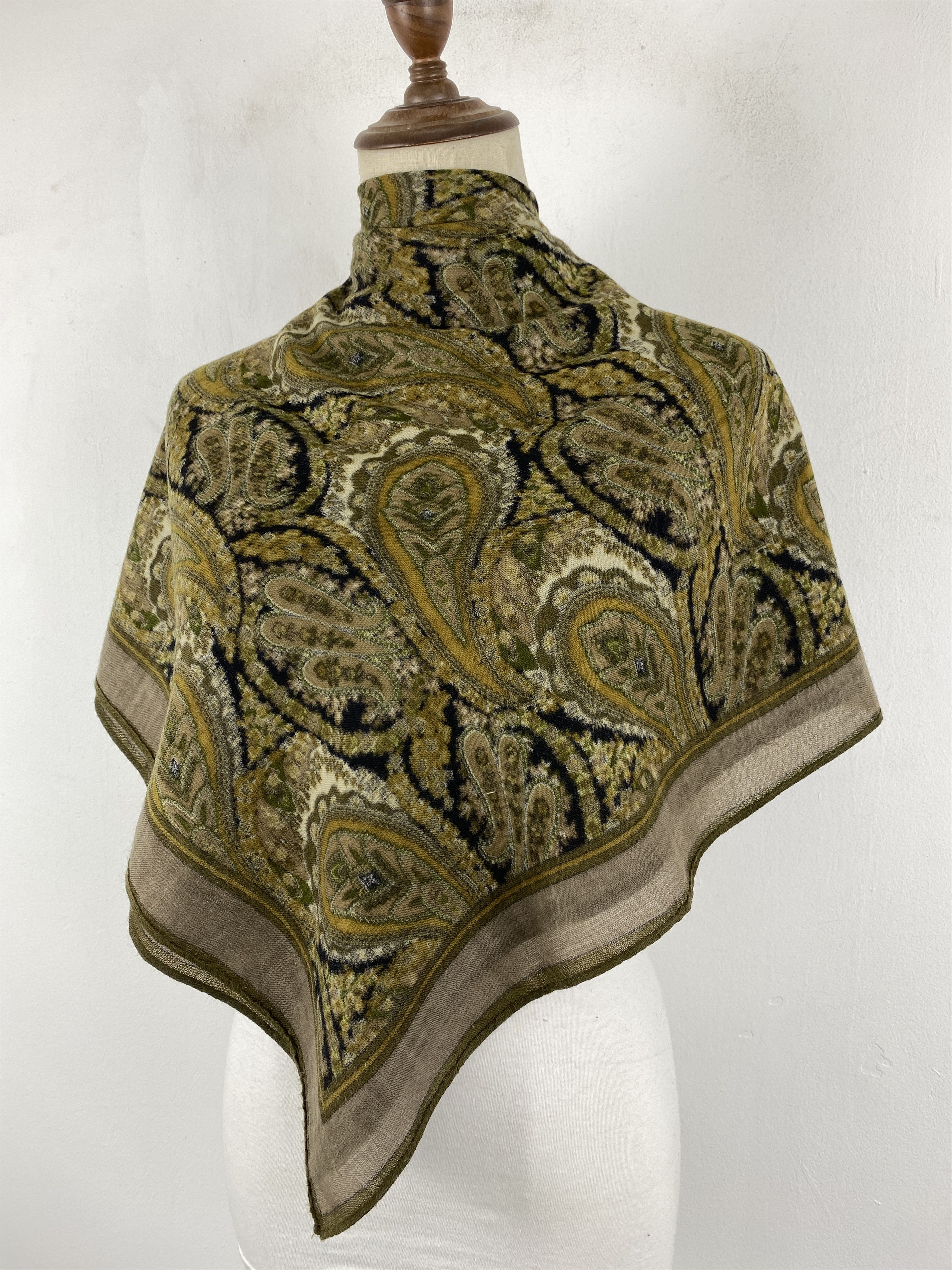Vintage Paisley Design Wool Shawl Babushka head Scarf SN0042 Size ONE SIZE - 2 Thumbnail