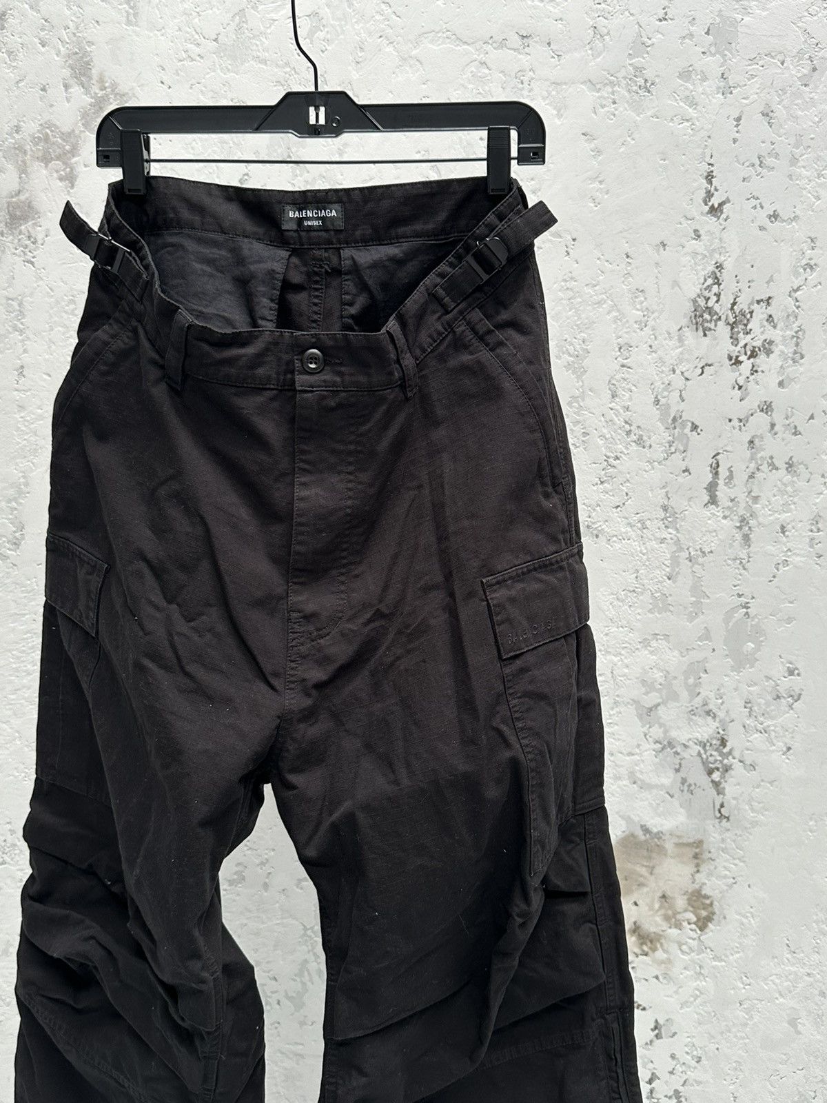 Balenciaga BALENCIAGA FW23 FLARED CARGO PANTS Size US 34 / EU 50 - 5 Thumbnail