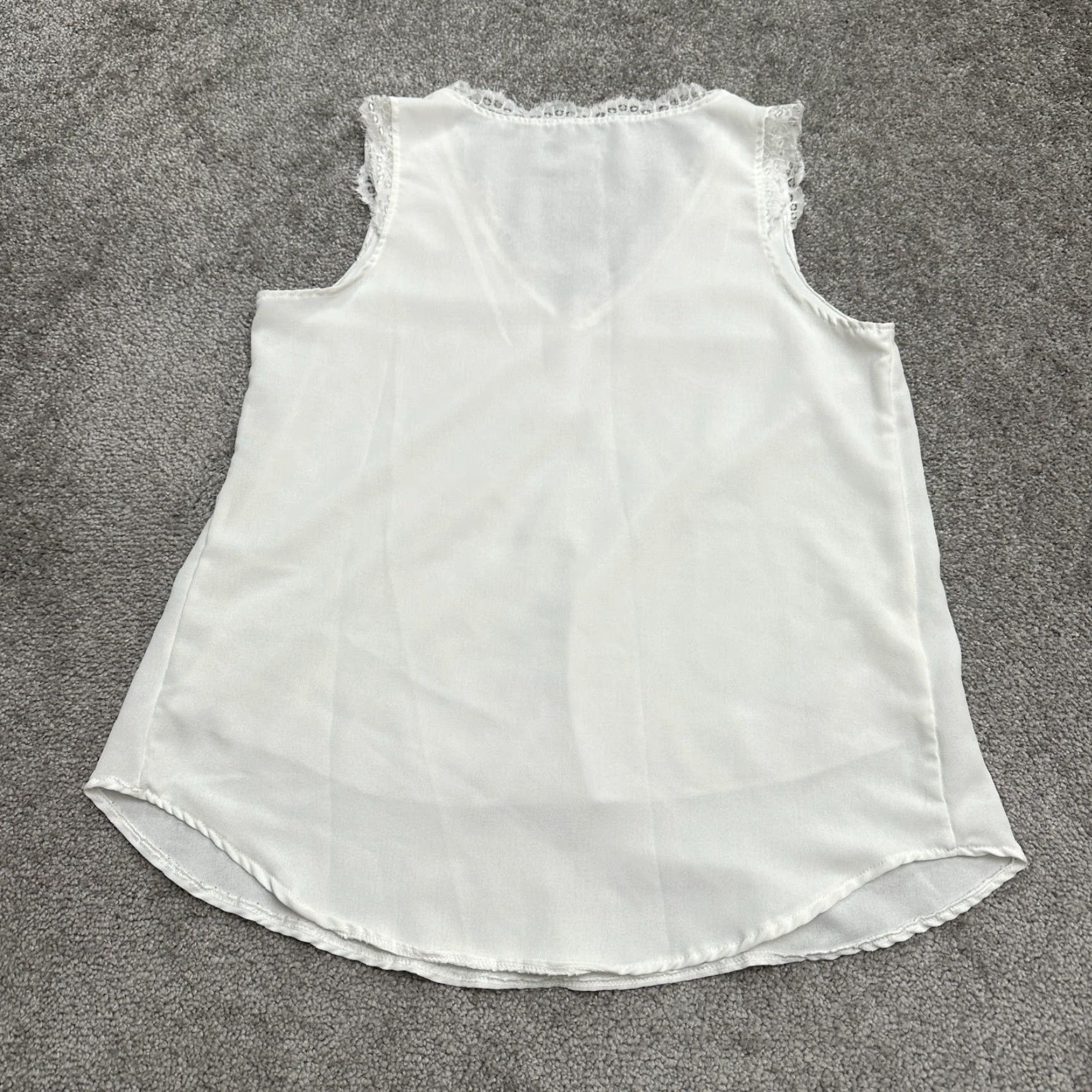 Vintage Unbranded Tank Top Blouse Womens Small White V-Neck Sleeveless Lace Trim Casual Size S / US 4 / IT 40 - 2 Thumbnail