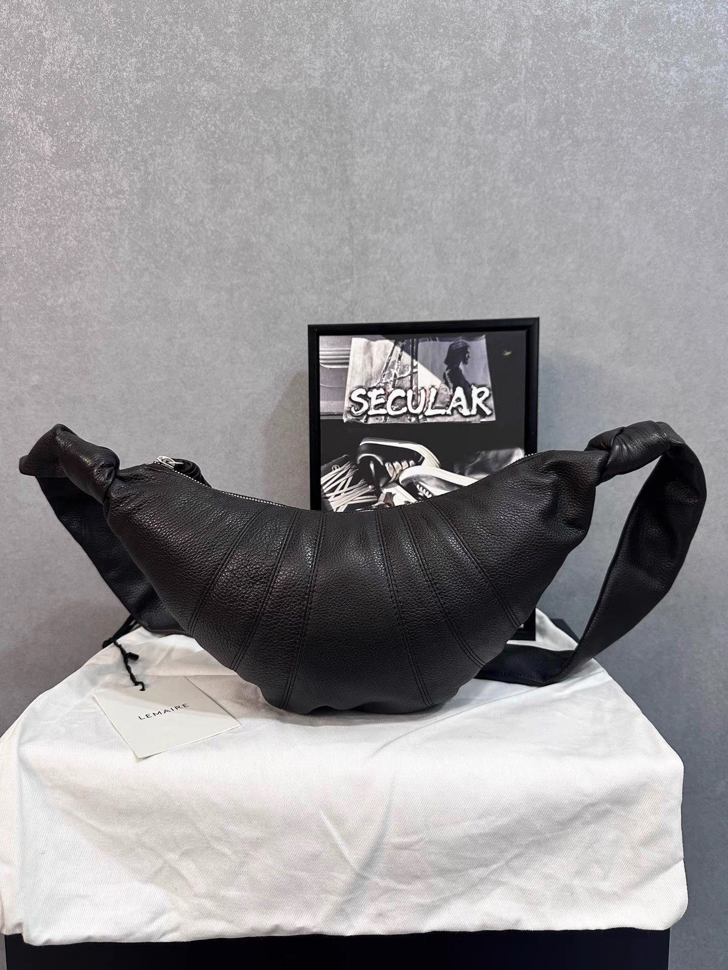Lemaire Lemaire Brand New Grained Leather Small Croissant Bag K34 Size ONE SIZE - 2 Thumbnail