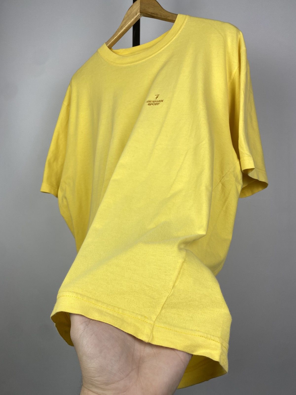 Trussardi × Vintage Vintage 90s Trussardi Italy Designer Y2K Tee shirt Size US L / EU 52-54 / 3 - 2 Thumbnail