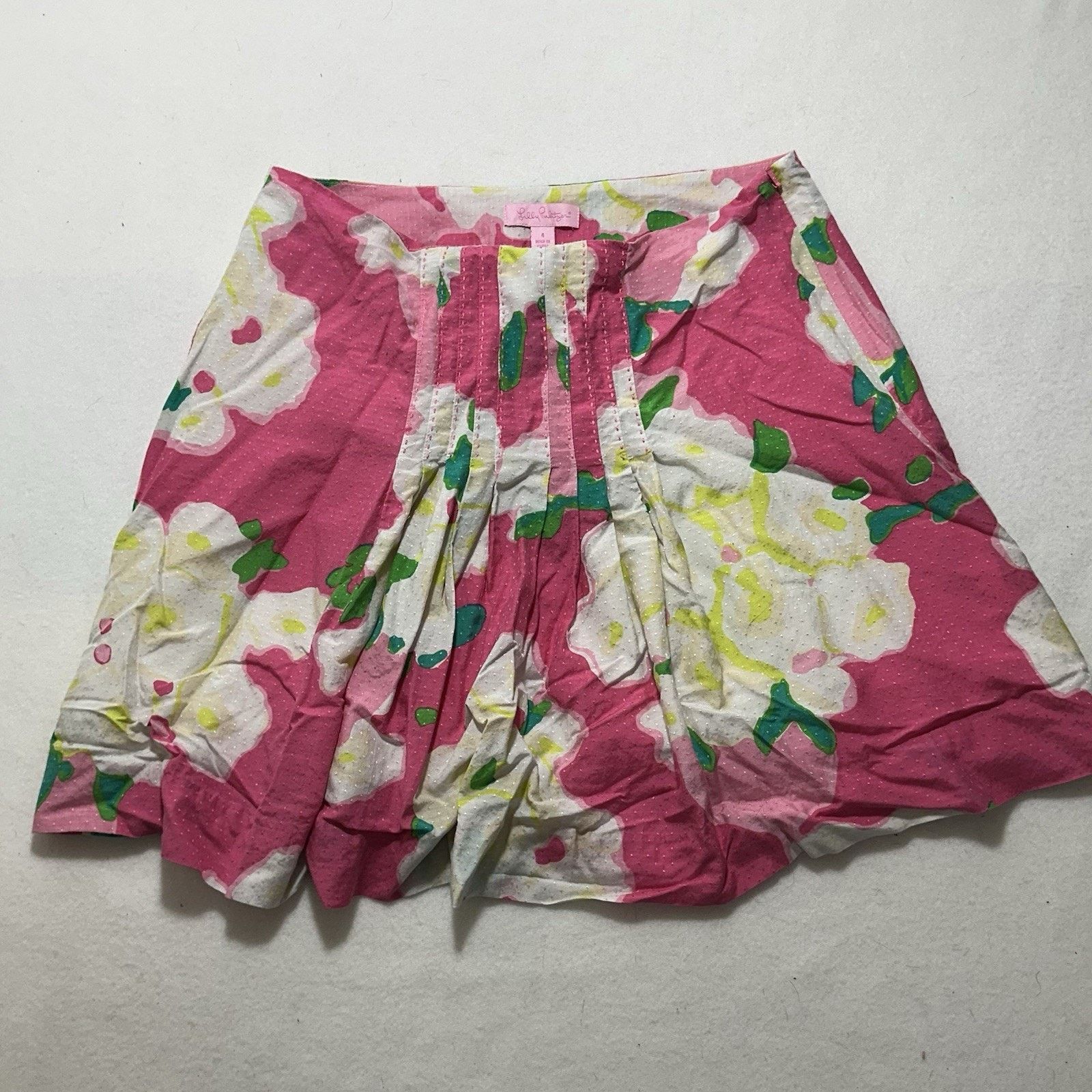 Lilly Pulitzer Lilly Pulitzer 4 Pink White Floral Cotton Mini Skirt Lined Size 27" / US 4 / IT 40 - 1 Thumbnail