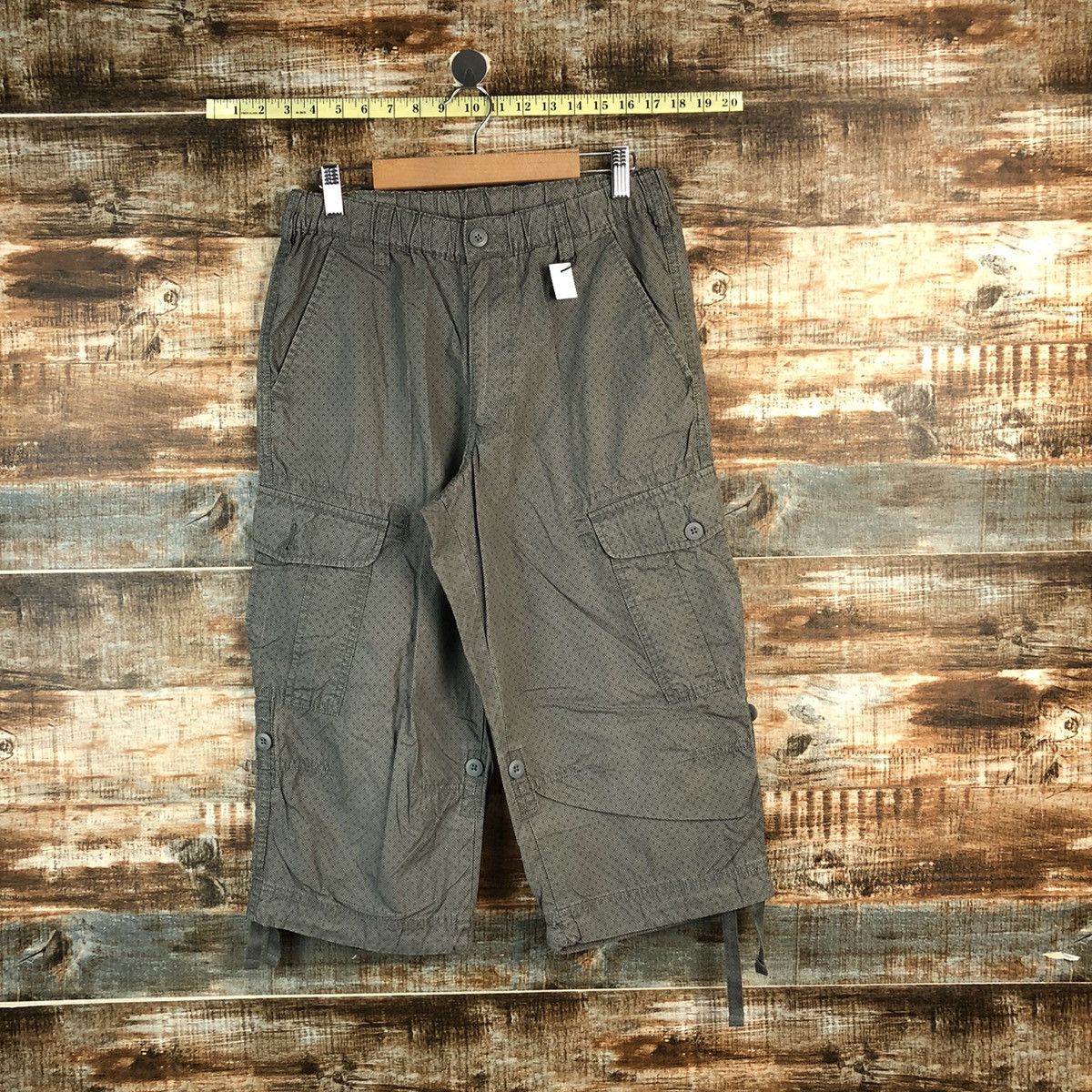 Japanese Brand Uniqlo Grey Multipocket cargo Cropped short Pants #A2419 Size US 28 / EU 44 - 1 Thumbnail