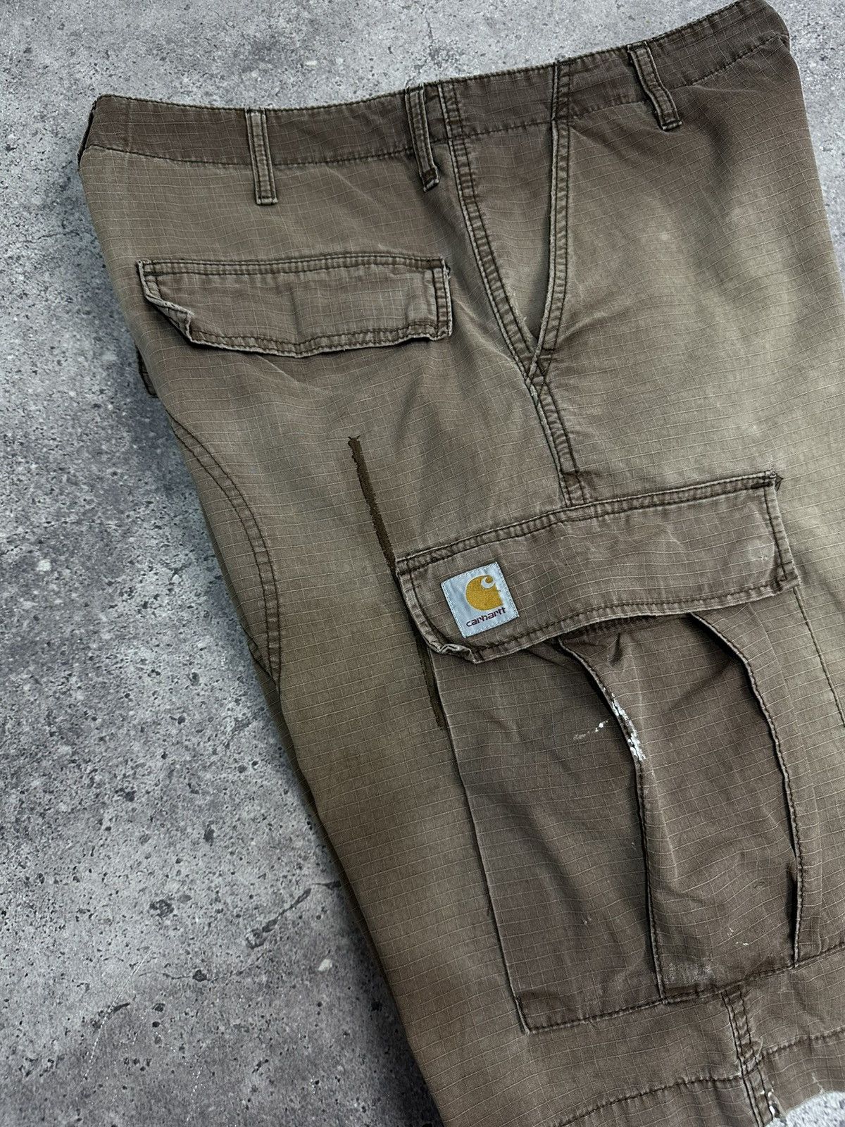 Carhartt Vintage Carhartt Cargo Shorts Brown Distressed Y2K Faded Size US 32 / EU 48 - 2 Thumbnail