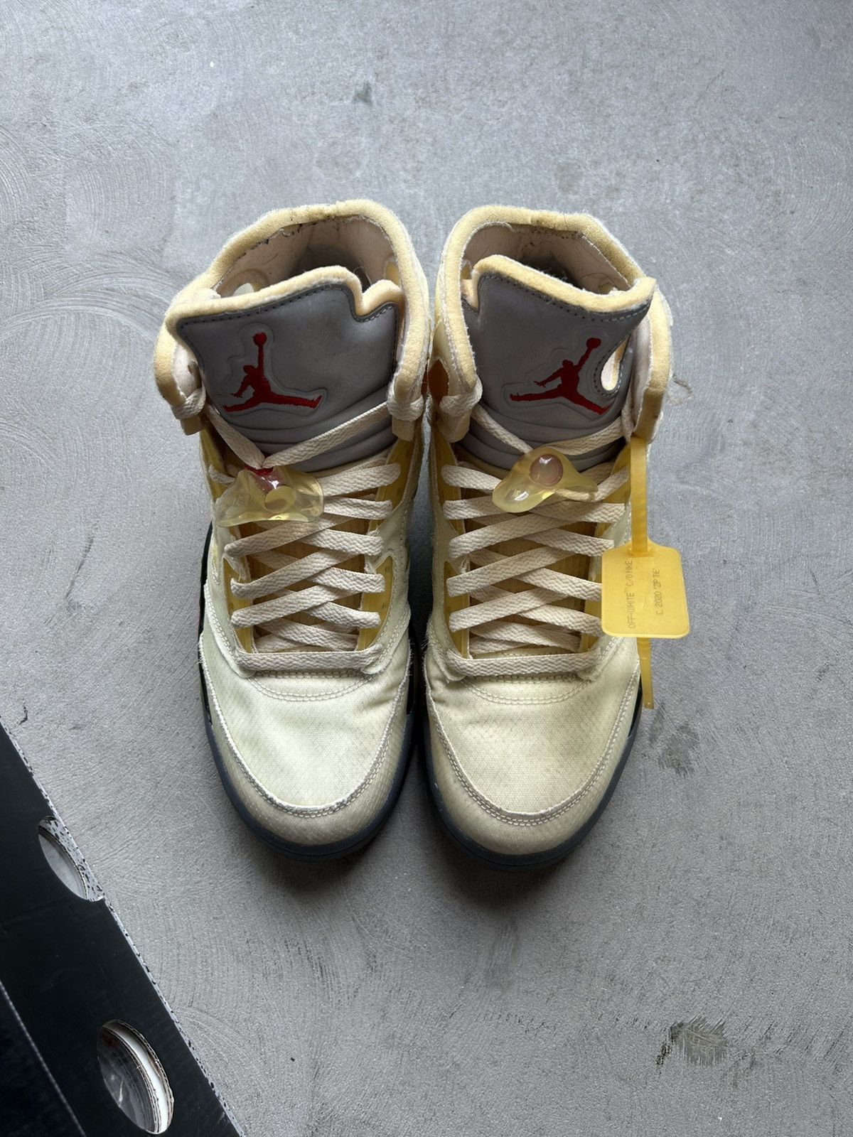 Jordan Brand × Off-White Jordan 5 Off-White Sail Size US 10.5 / EU 43-44 - 3 Thumbnail