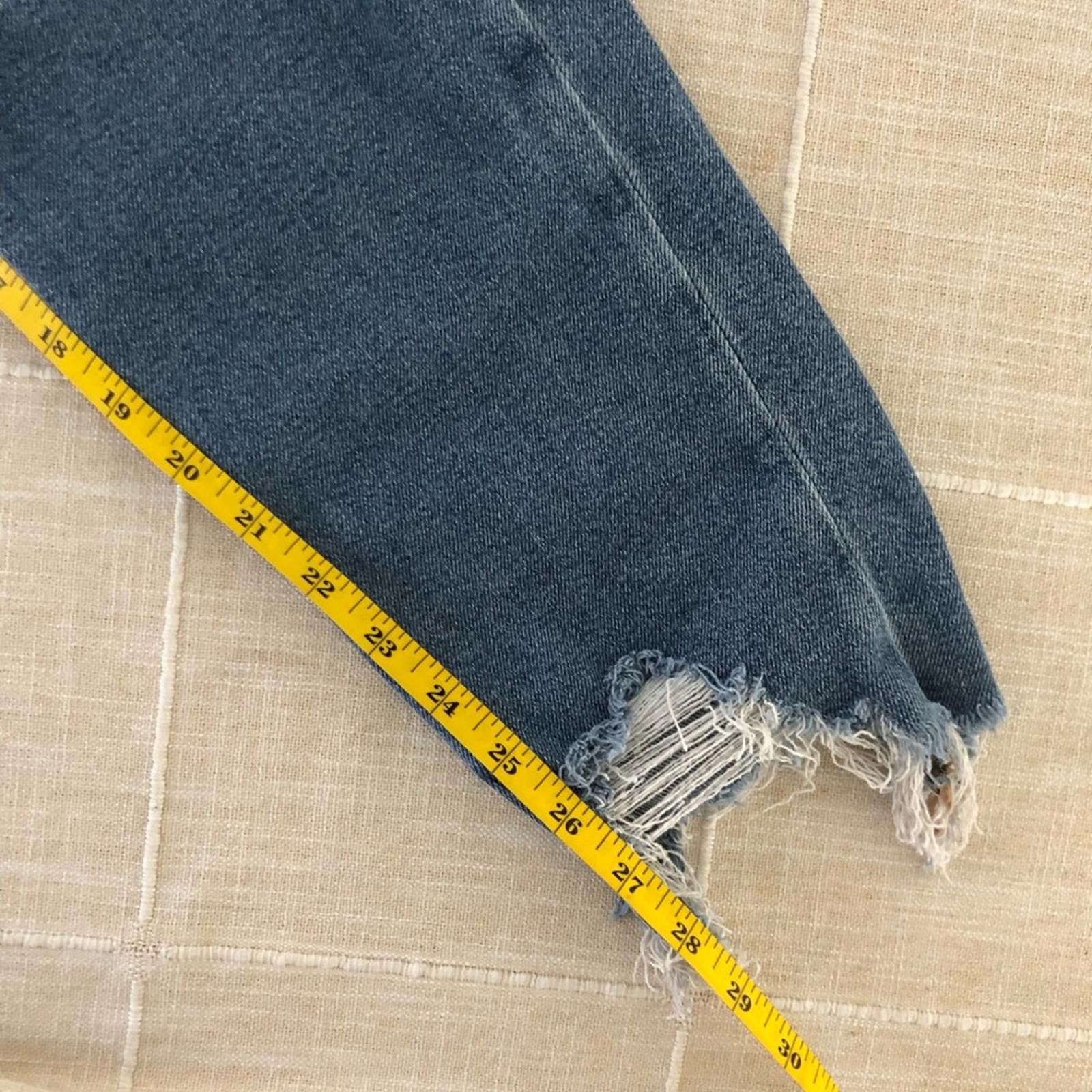 American Eagle Outfitters 12L American Eagle High-Rise Distressed Blue Mom Jeans Size 34" / US 12 / IT 48 - 12 Thumbnail
