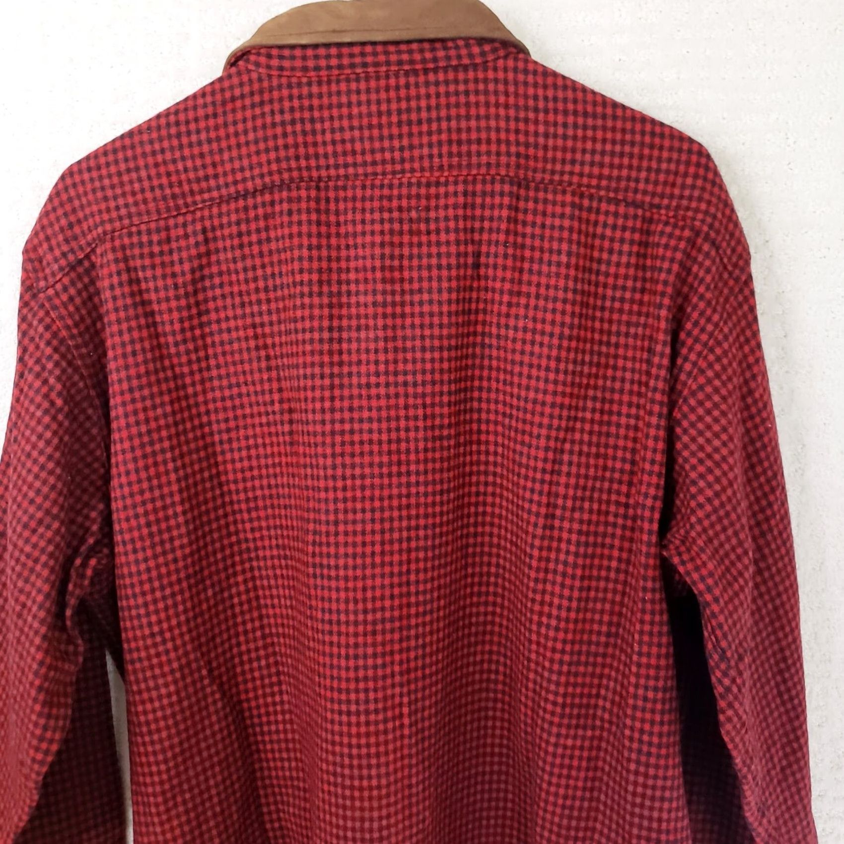 Vintage Woolrich for Lands End Shirt Red Wool Check Leather Collar M Long Sleeve Button-Front Made in USA 1980s Vintage Mens Womens? Size US M / EU 48-50 / 2 - 7 Thumbnail