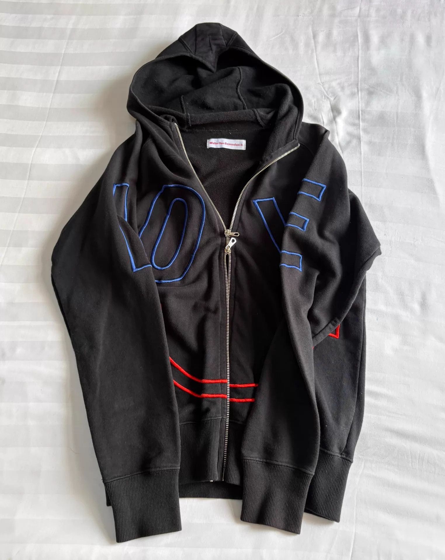 Walter Van Beirendonck WVB LOVE & Orange Smiley Pointed Hoodie S Size S / US 4 / IT 40 - 7 Thumbnail