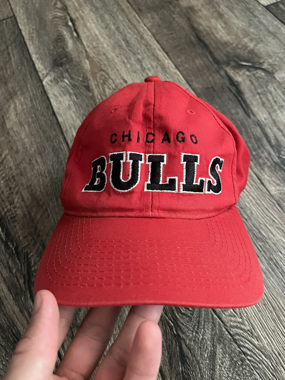 NBA × Vintage Vintage 90s Starter Chicago Bulls Logo Cap Hat NBA Size ONE SIZE - 2 Thumbnail