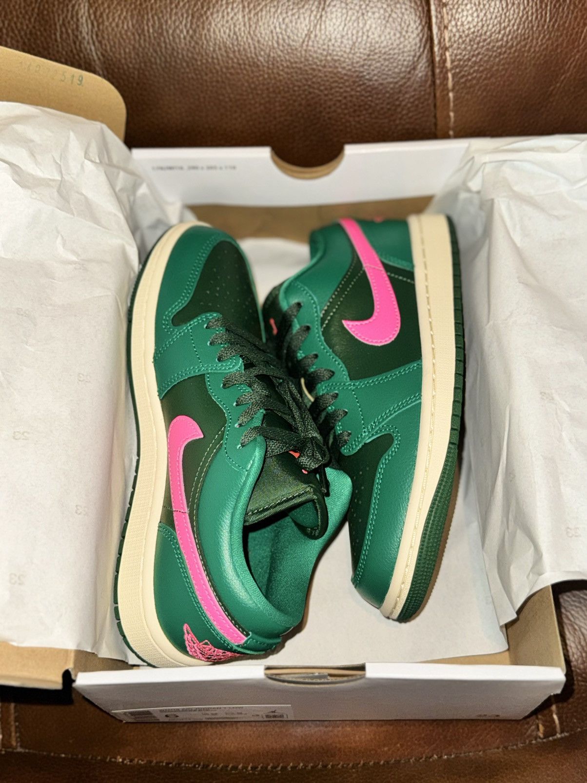 Nike Nike Air Jordan 1 Low WMNS Malachite Pink Blast Size US 6 / IT 36 - 1 Thumbnail