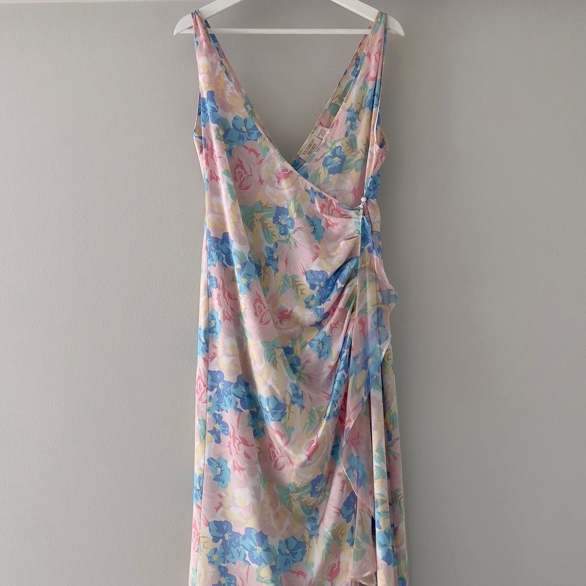 Victoria's Secret × Vintage Vintage 1990's Floral Satin Nightgown (S-M) Size S / US 4 / IT 40 - 7 Thumbnail
