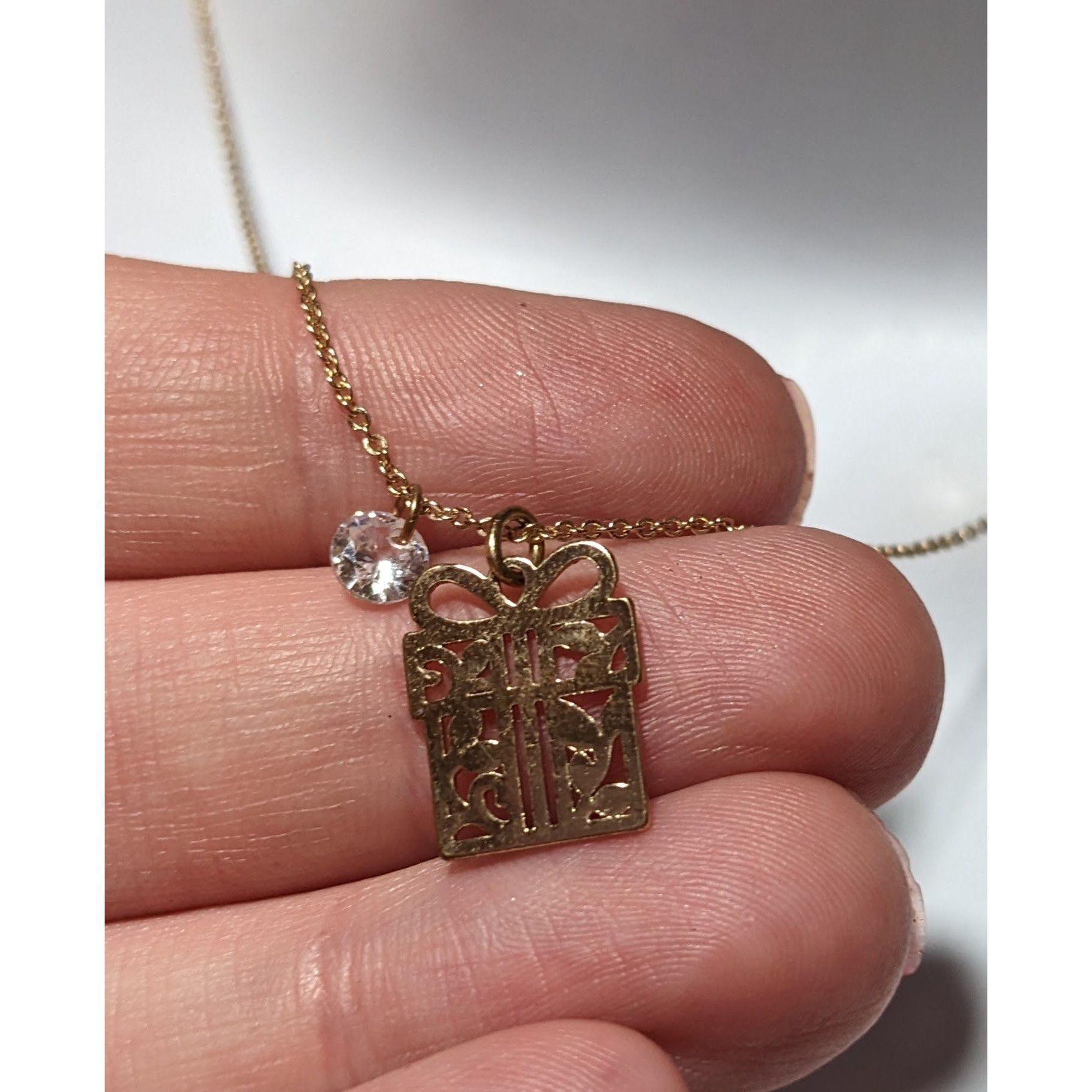 Other Lauren Conrad Minimalist Gold Holiday Gift Necklace Size ONE SIZE - 7 Thumbnail