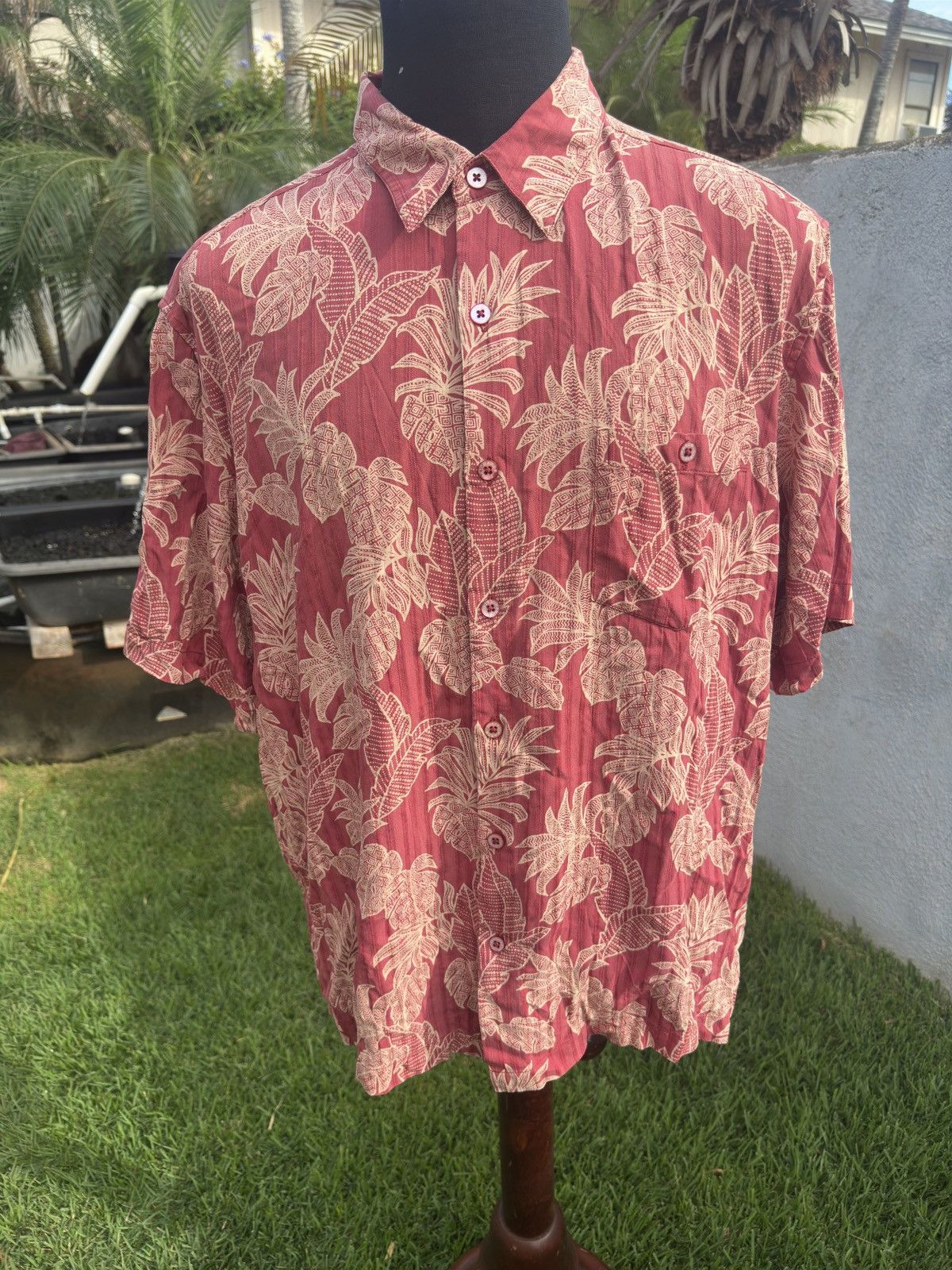 Tori Richard PreOwned Tori Richard Hawaiian Print RedMen's XL Size US XL / EU 56 / 4 - 1 Thumbnail