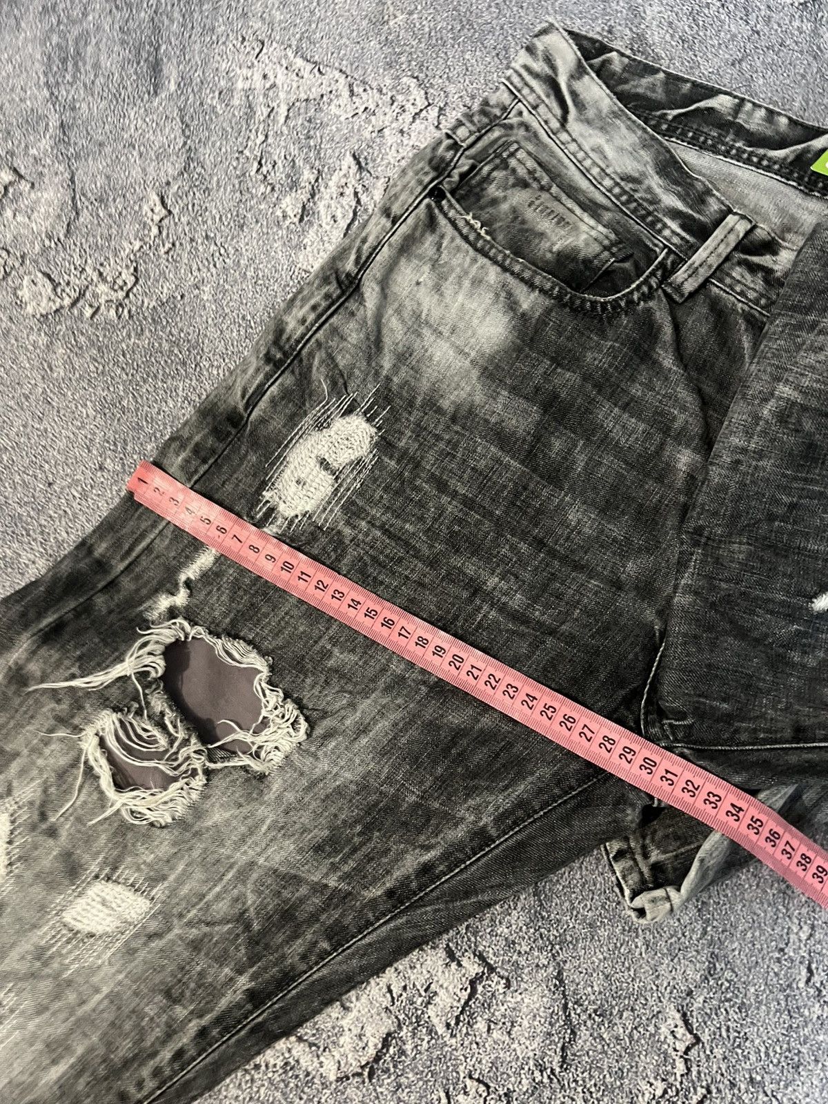 Japanese Brand SWAG Destroyed Acid Washed — Streetwear Weathered Slim Jeans Size US 33 - 8 Thumbnail