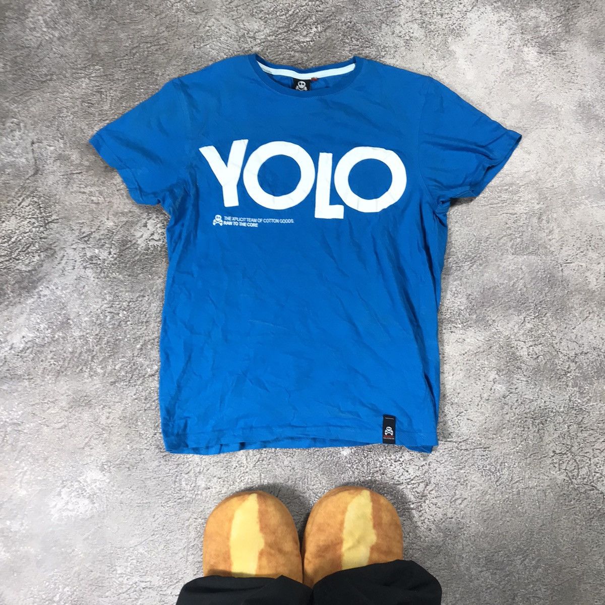 VINTAGE Y2K BAND TEE YOLO RAW TO THE CORE STREETWEAR