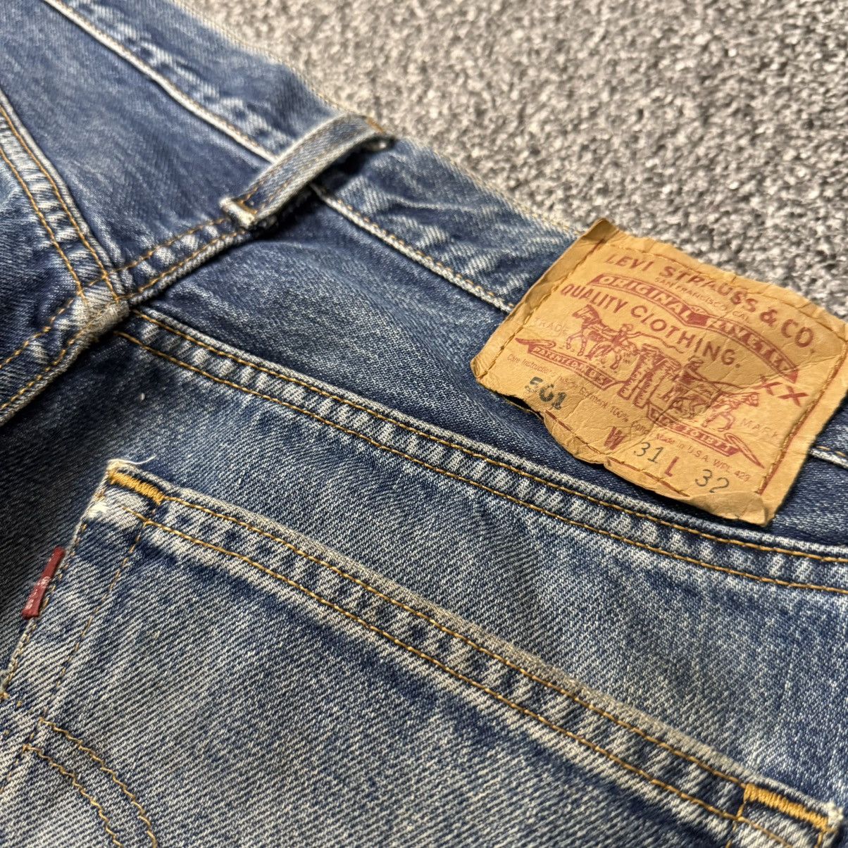 Levi's Vintage Clothing 90s Levis 501 Distressed Aging Mud Denim W31 Made in USA Size US 31 - 9 Thumbnail