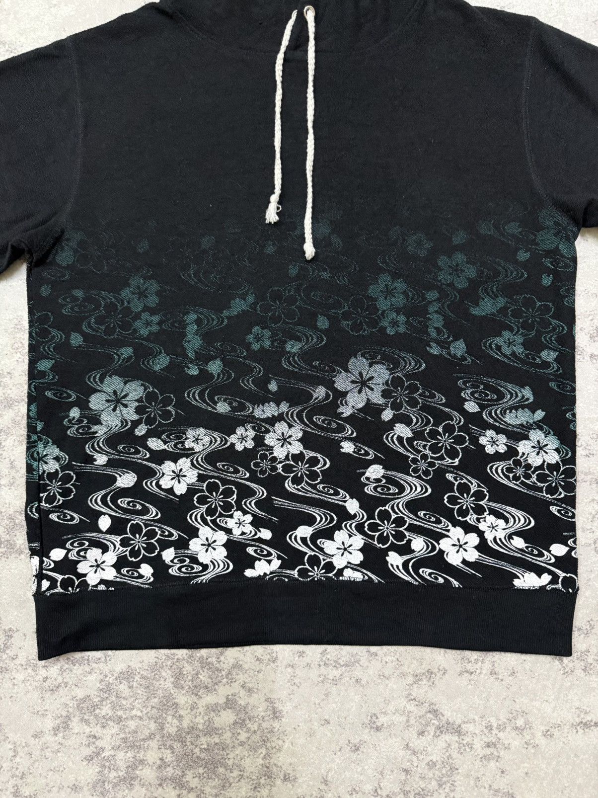 Japanese Brand Japanese Sakura Overprint Pullover Sweater Hoodie Size US M / EU 48-50 / 2 - 4 Thumbnail