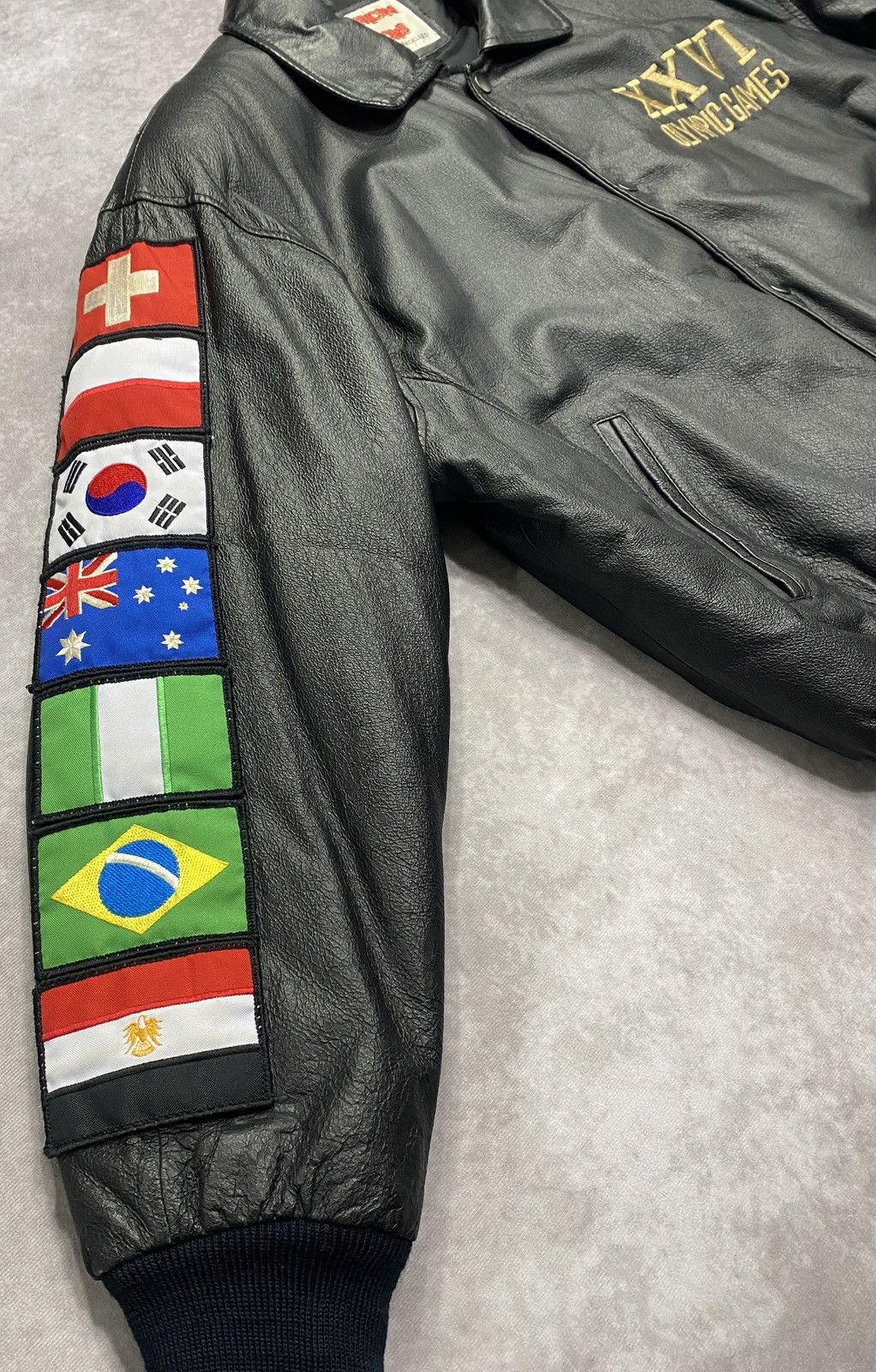 Vintage 1996 Vintage American Toons Atlanta Olympics Leather Jacket Size US L / EU 52-54 / 3 - 3 Thumbnail