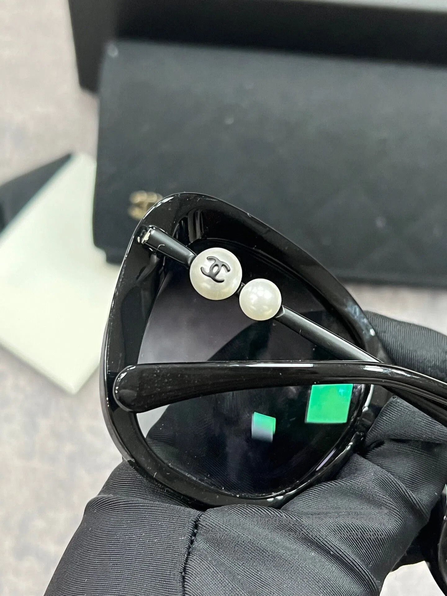 Chanel Chanel Pearl Sunglasses. Size ONE SIZE - 5 Thumbnail