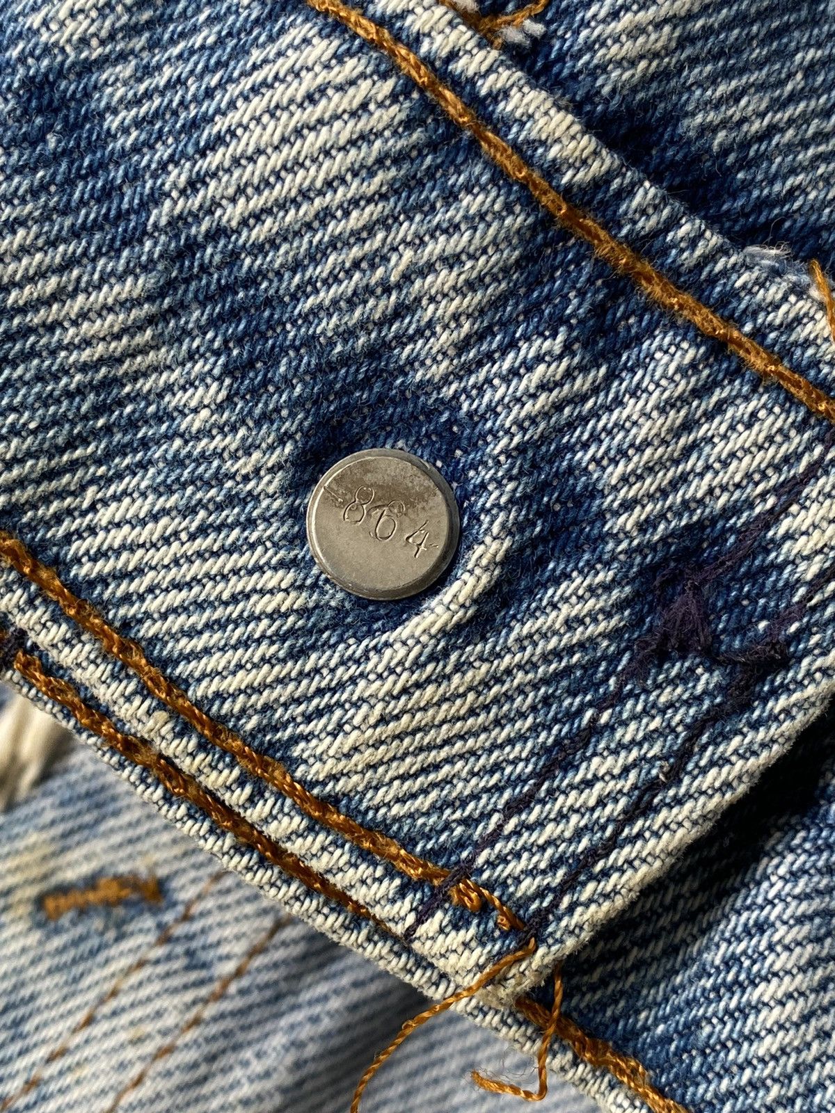 Levi's DISTRESSED 1980s Levi’s 517 Bootcut Washed Blue Jeans Size US 33 - 15 Thumbnail
