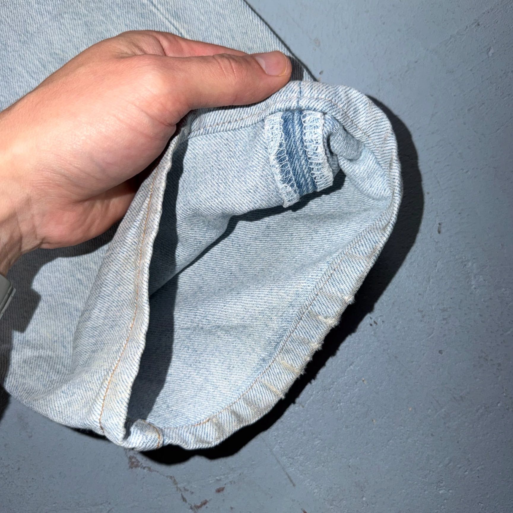 Levi's VINTAGE Levi's 501 Jeans Blue Light Wash 36x36 XX Straight Leg 90s USA Men Carth Size US 36 / EU 52 - 4 Thumbnail