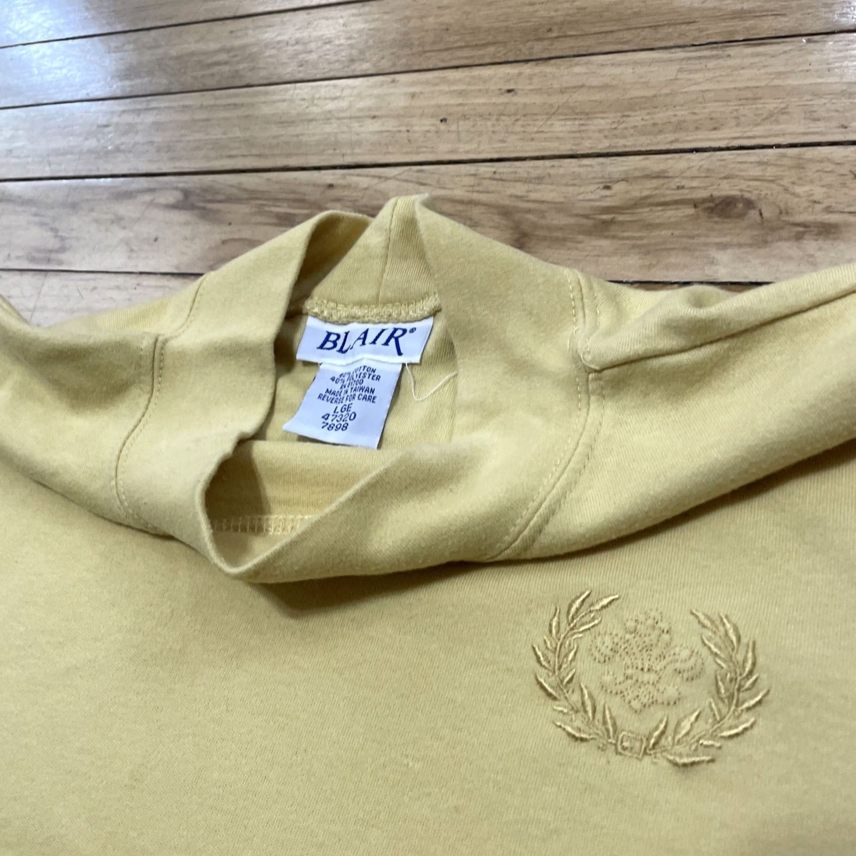 Blair VINTAGE Blair Mock Neck Crop Sweater 3/4 Sleeve Yellow Crest Adult M 80s Pullover Size US M / EU 48-50 / 2 - 6 Thumbnail