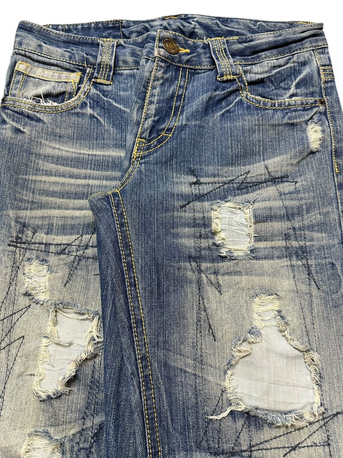 Japanese Brand Vintage Japanese Brand Faded Wash Distressed Style Jeans Size US 30 / EU 46 - 4 Thumbnail