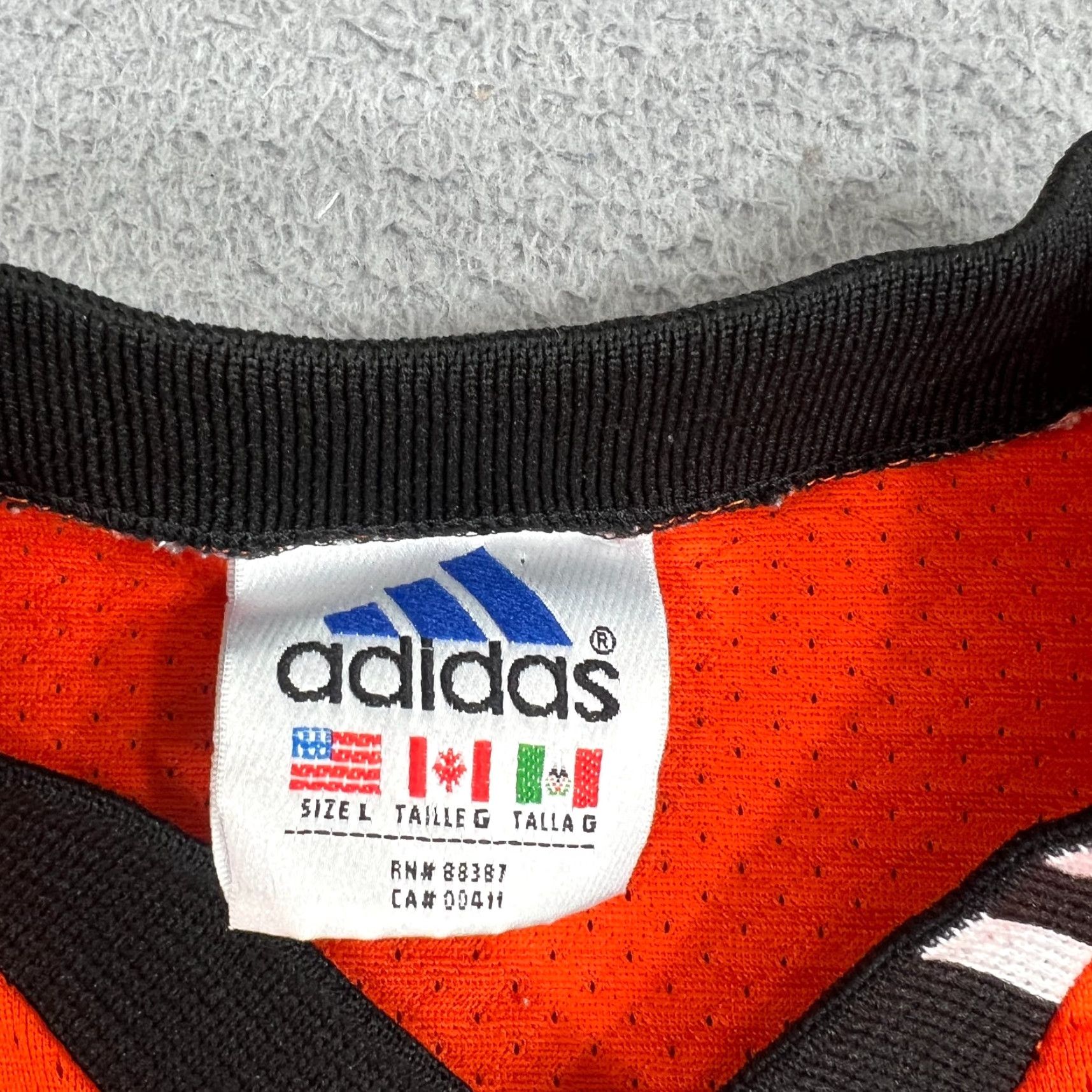 Adidas Vtg Adidas Soccer Mens Jersey 3-Stripe Logo Shirt L Size US L / EU 52-54 / 3 - 3 Thumbnail