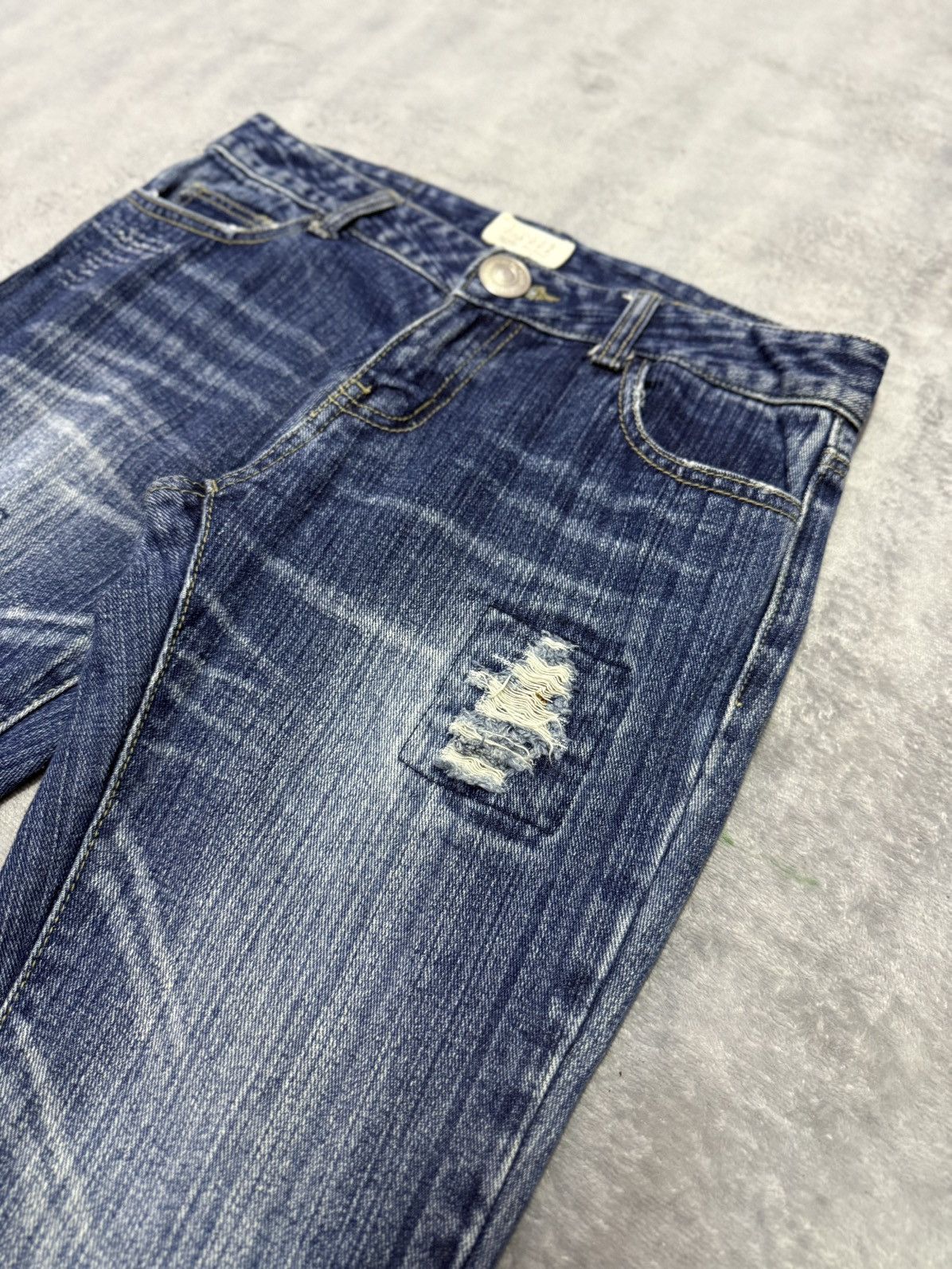 Japanese Brand Awesome Denim Paradise Distressed Embroidered Flare Jeans Size 28" / US 6 / IT 42 - 7 Thumbnail