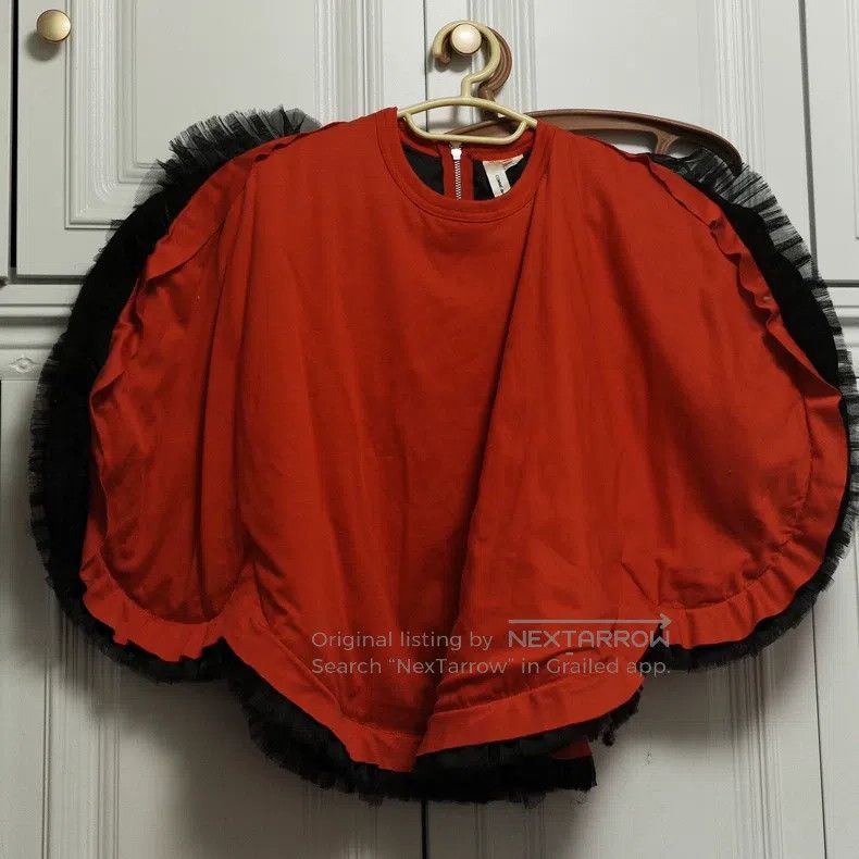 Comme des Garcons Comme Des Garcons Red Asymmetric Top Size S / US 4 / IT 40 - 1 Thumbnail