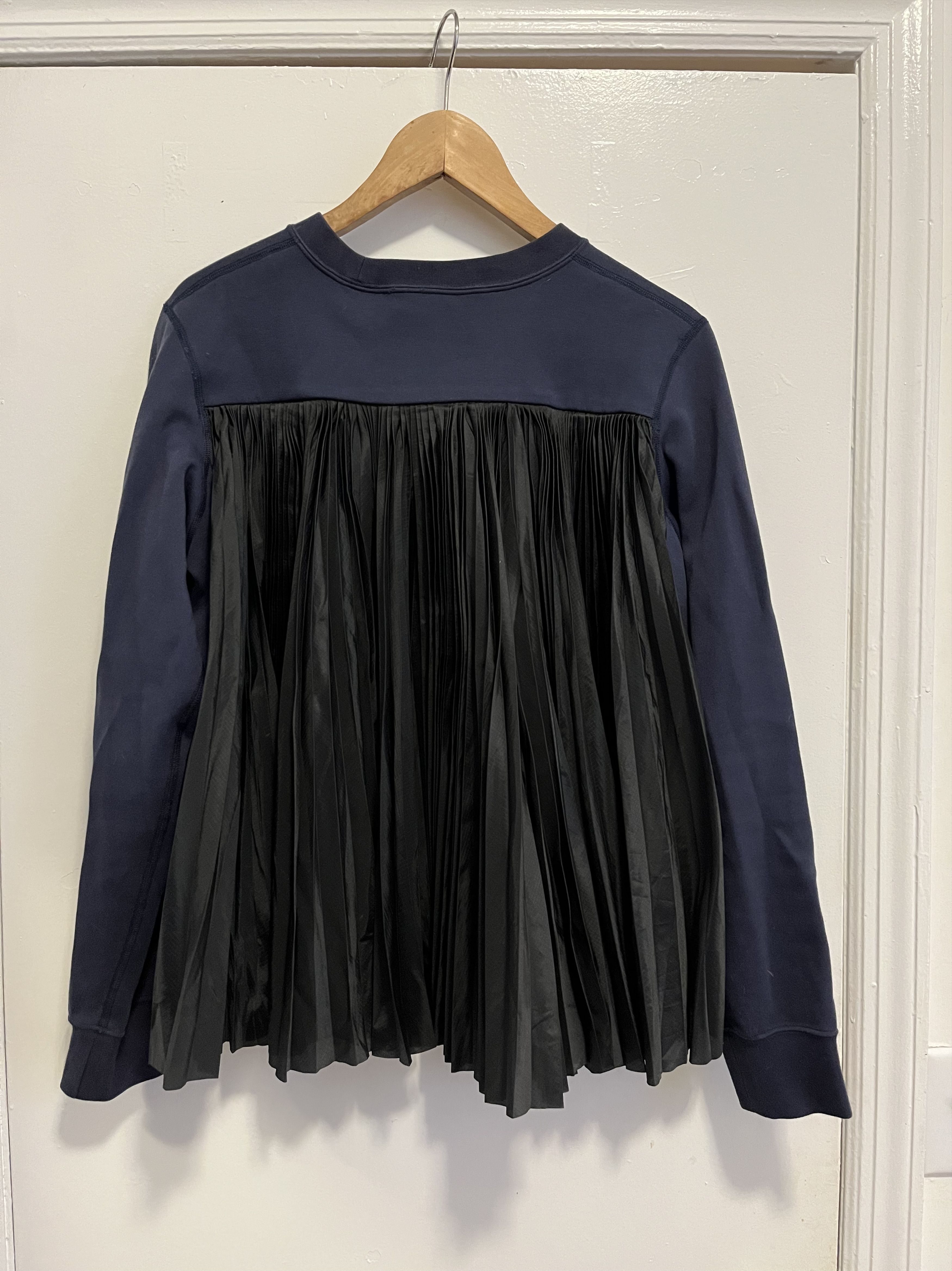 Nike × Sacai Nike x sacai Pleated Crewneck Sweatshirt Size M / US 6-8 / IT 42-44 - 1 Thumbnail