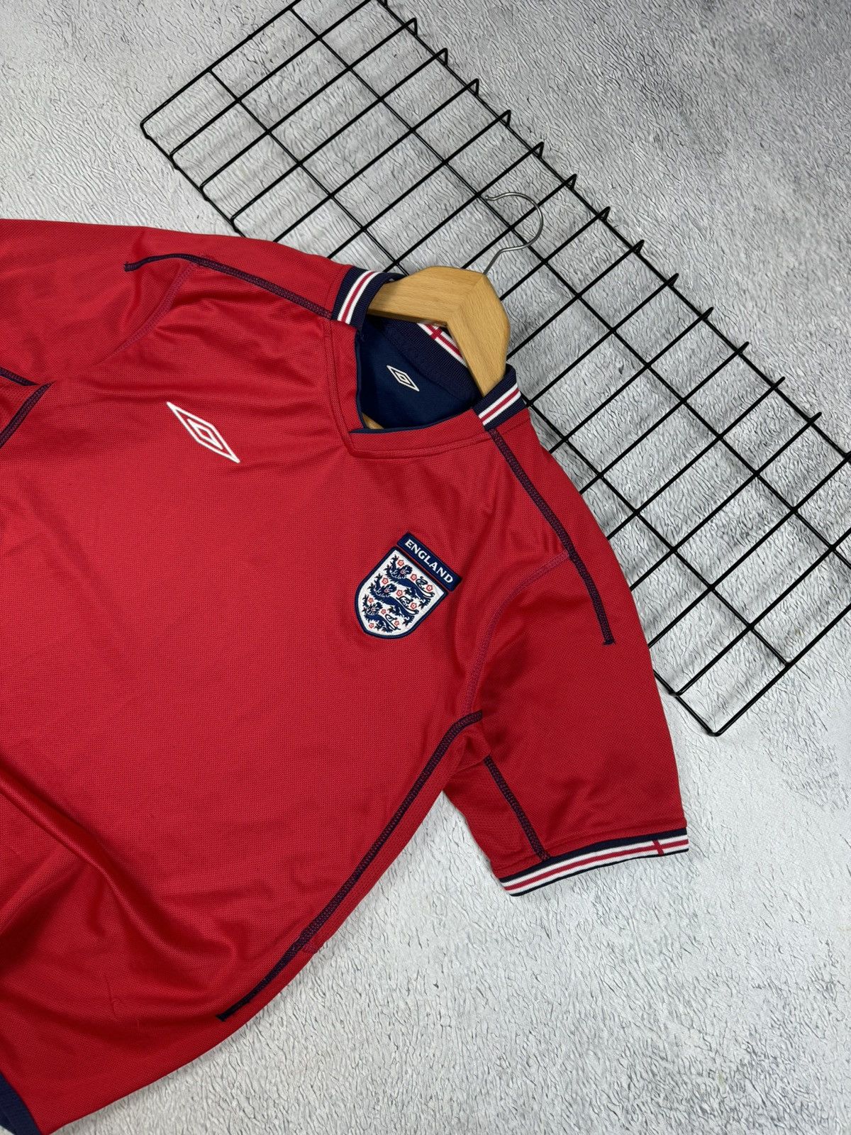 Umbro × Vintage 2002 England National Team Away Umbro Jersey Blokcore M sz Size US M / EU 48-50 / 2 - 2 Thumbnail