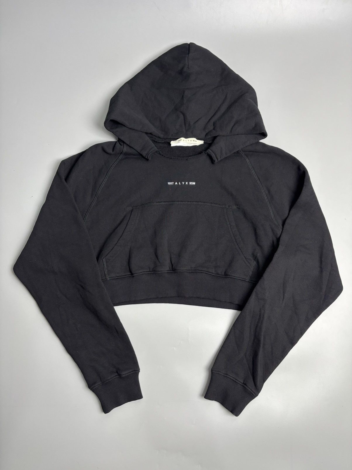 1017 ALYX 9SM 1017 ALYX 9SM Collection Logo Cropped Sweatshirt 'Black' Size XS / US 0-2 / IT 36-38 - 1 Thumbnail