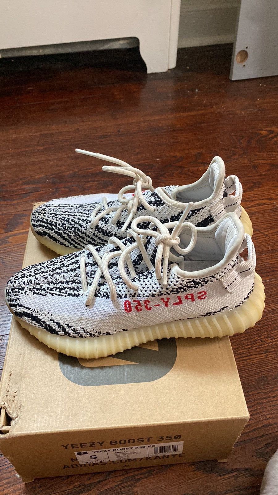 Yeezy Yeezy 350 Size US 5 / EU 37 - 2 Thumbnail
