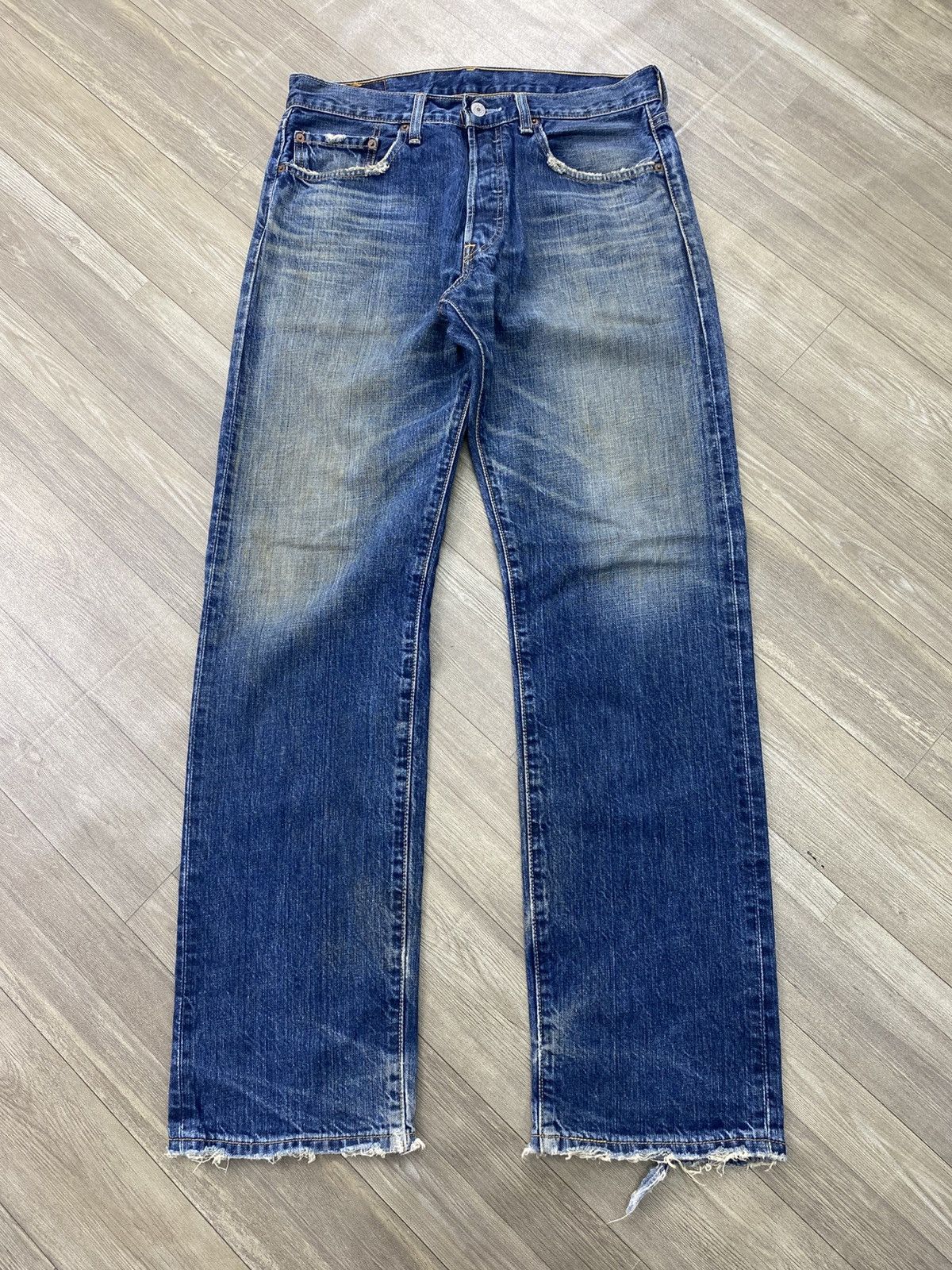 Levi's Vintage Clothing 00s Vintage Levis 501 Distressed Straight 32x33 Faded Jeans Size US 30 / EU 46 - 1 Thumbnail
