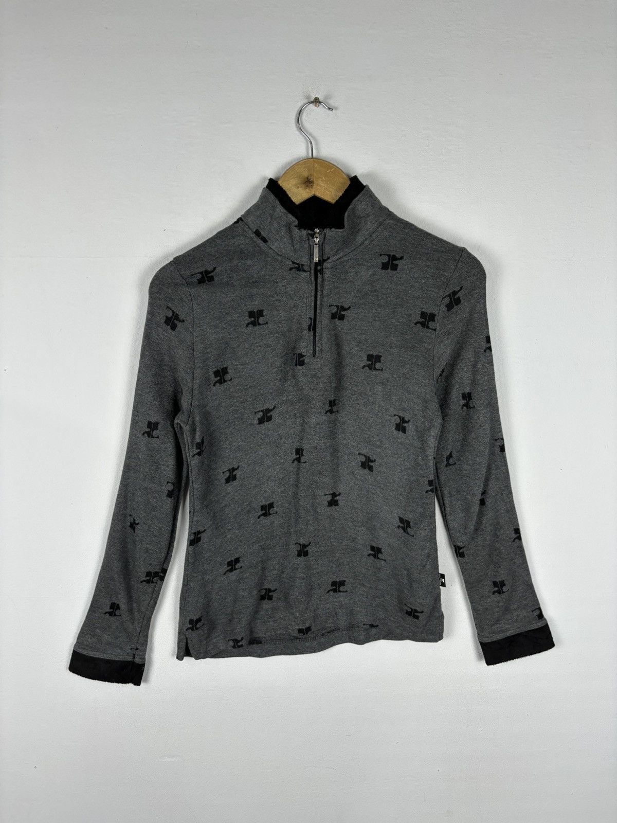 Courreges × Vintage Vintage Courreges Monogram Sweater Size XS / US 0-2 / IT 36-38 - 1 Thumbnail