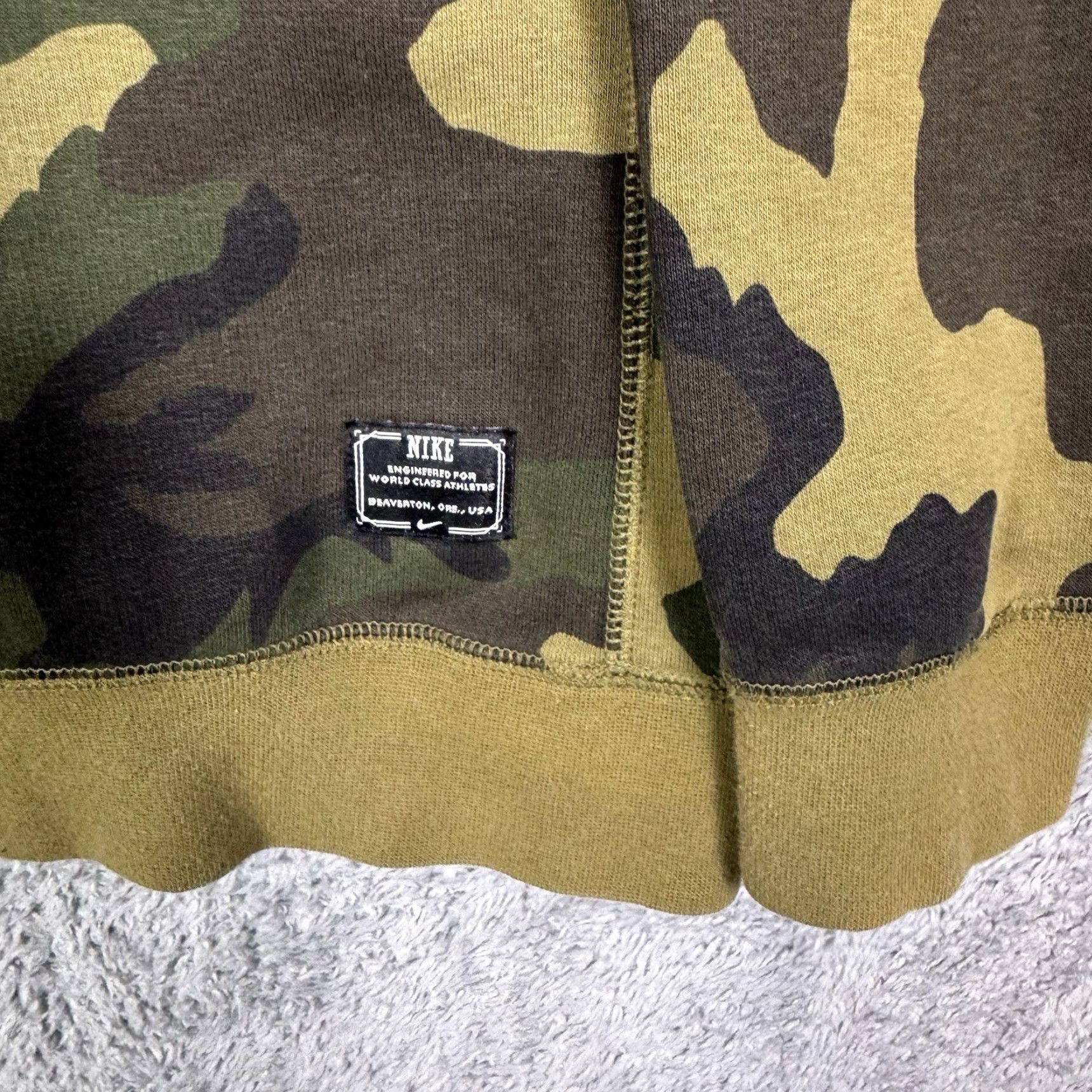 Nike Nike Camo Sweatshirt Mens M Pullover Crewneck Skate Y2K Grunge Military Woodland Size US M / EU 48-50 / 2 - 5 Thumbnail