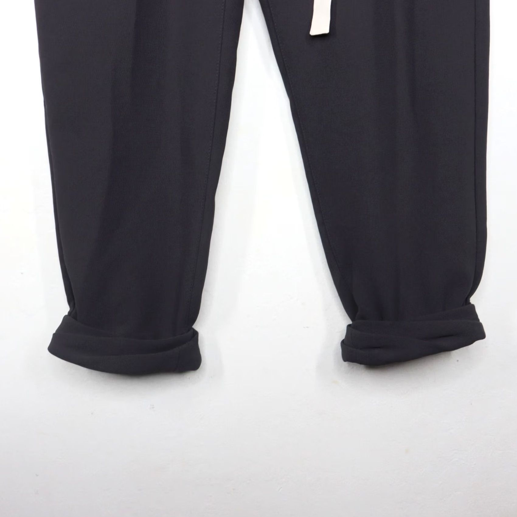 Vintage Womens Wilfred Black Crepe Cropped Jogger Pants Size 0 Drawstring Size 25" / US 0 / IT 36 - 2 Thumbnail