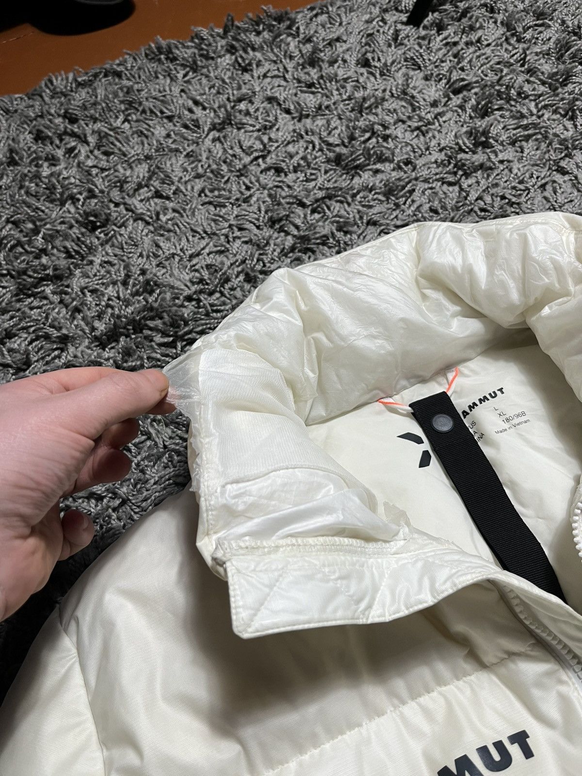Mammut MAMMUT EXTREME THE IN JACKET Glow-In-The-Dark White L SIZE Size US L / EU 52-54 / 3 - 14 Thumbnail