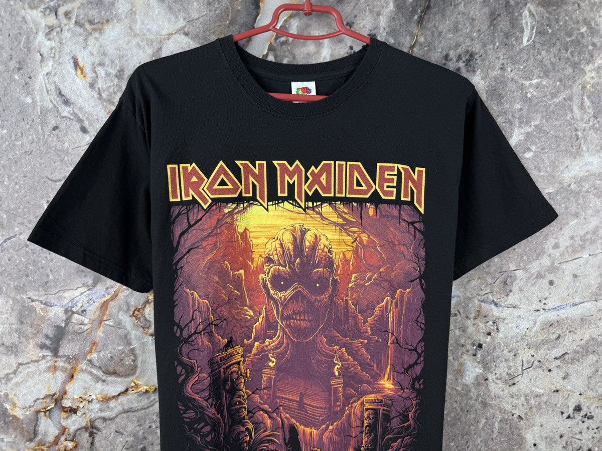 Iron Maiden Men’s Iron Maiden World Tour 2017 T-Shirt Size Medium Size US M / EU 48-50 / 2 - 4 Thumbnail