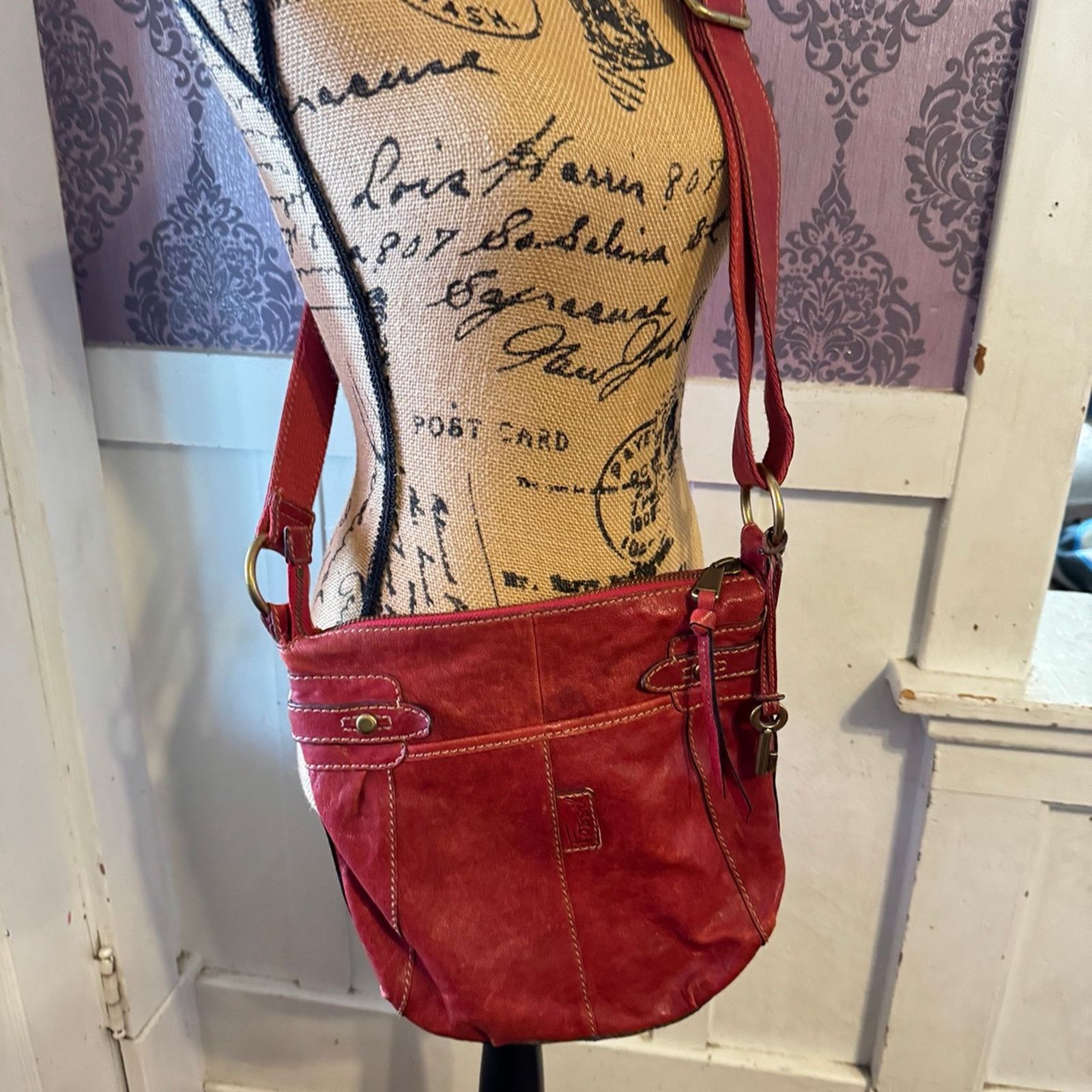 Fossil VTG red leather Fossil crossbody bag Size ONE SIZE - 3 Thumbnail