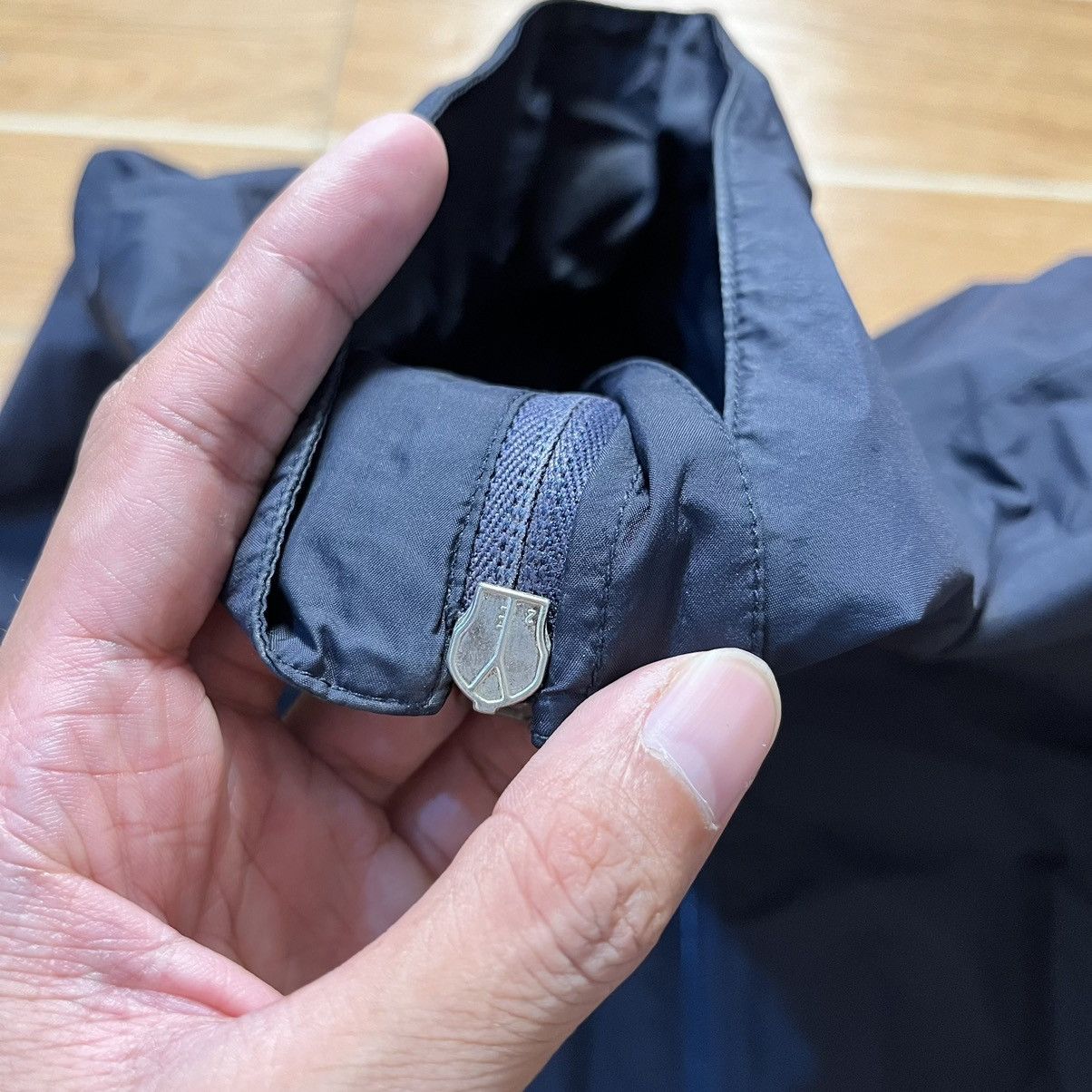 Prada Prada Luna Rossa Windstopper Gore Tex Jacket Size M / US 6-8 / IT 42-44 - 11 Thumbnail