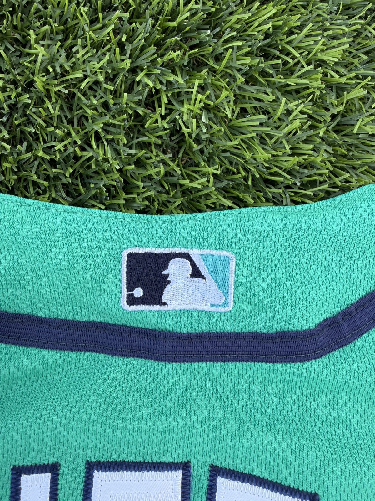 Majestic Brand new teal Seattle Mariners Ken Griffey jersey size L Size US L / EU 52-54 / 3 - 8 Thumbnail