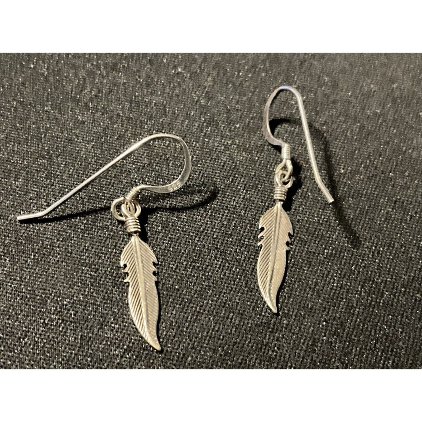 Other 925 Fish Hook Feather Earrings Size ONE SIZE - 1 Thumbnail