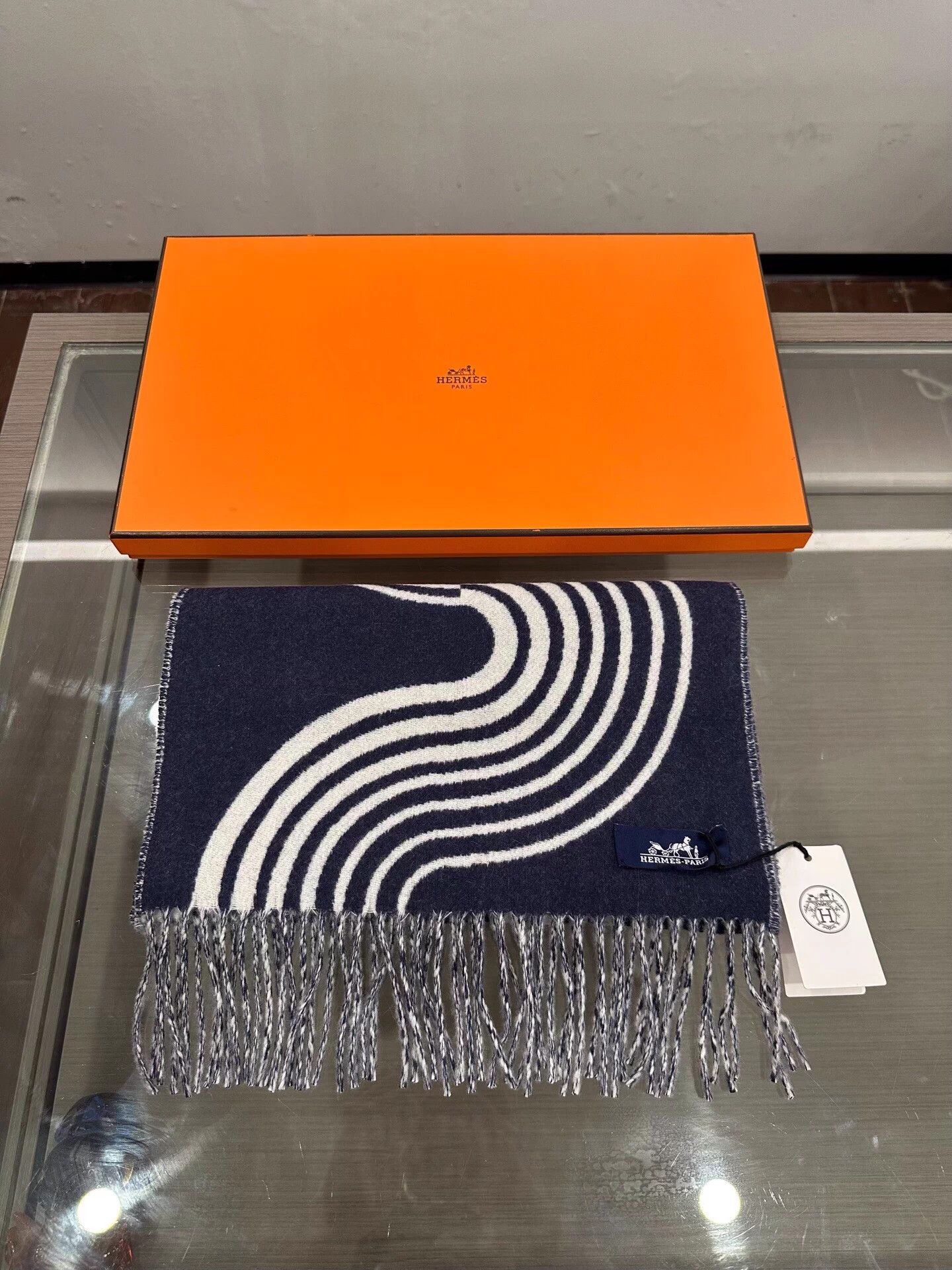 Hermes Hermes Navy & White Wavy Logo Cashmere Scarf Size ONE SIZE - 3 Thumbnail