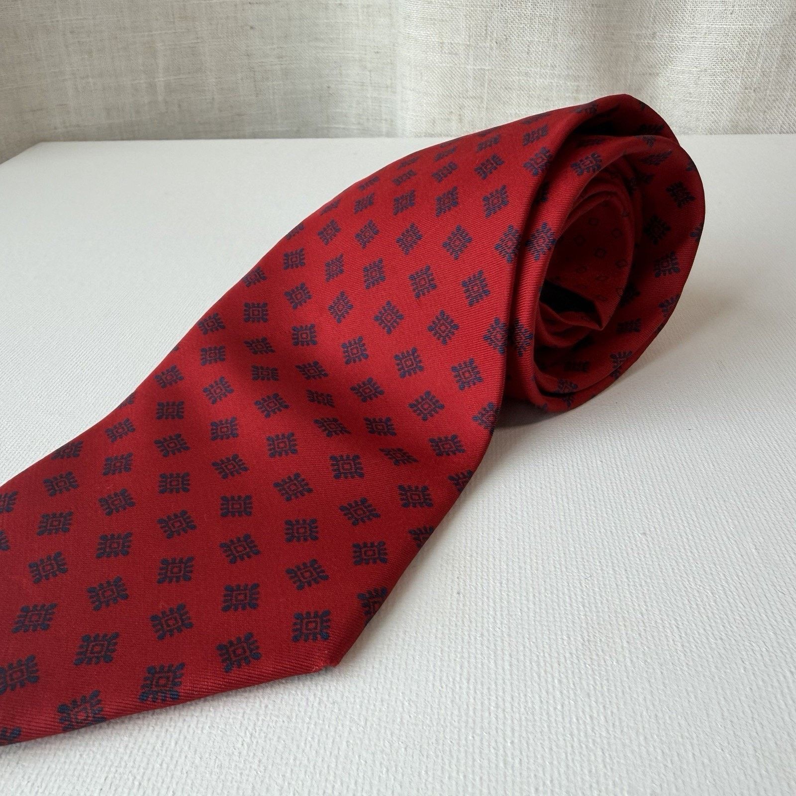 Tommy Hilfiger Tommy Hilfiger Vintage Red Silk Tie | Made in USA 1990s Size ONE SIZE - 1 Thumbnail